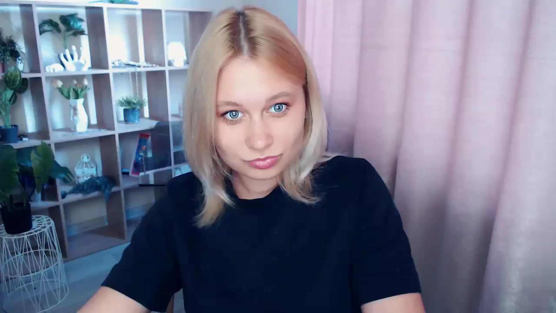 Gallery image thumbnail from Kukla_kolduna's myfreecams stream on, 05/07/2025, 17:24 image 4 of 20