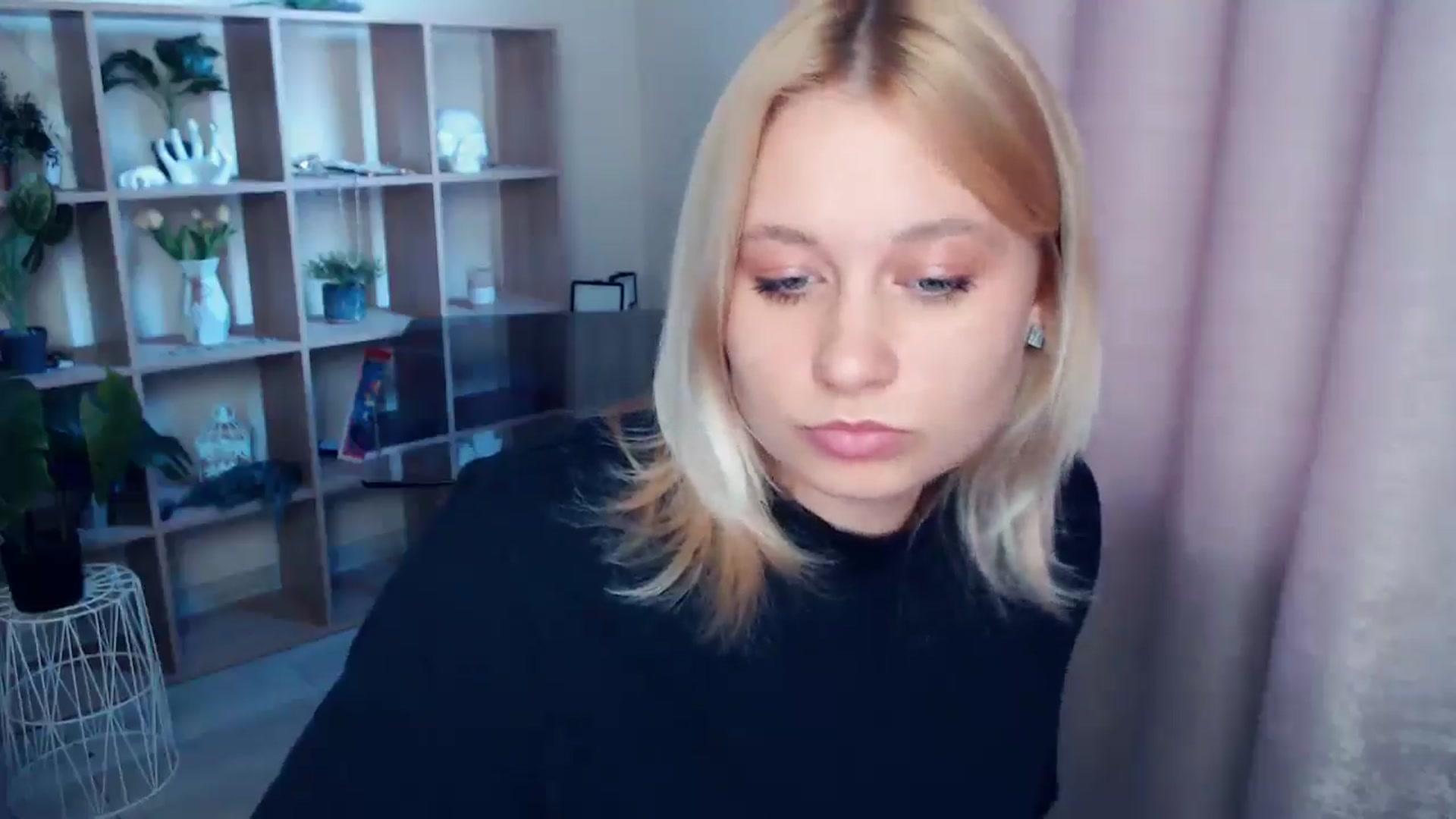 Gallery image thumbnail from Kukla_kolduna's myfreecams stream on, 05/07/2025, 17:24 image 11 of 20