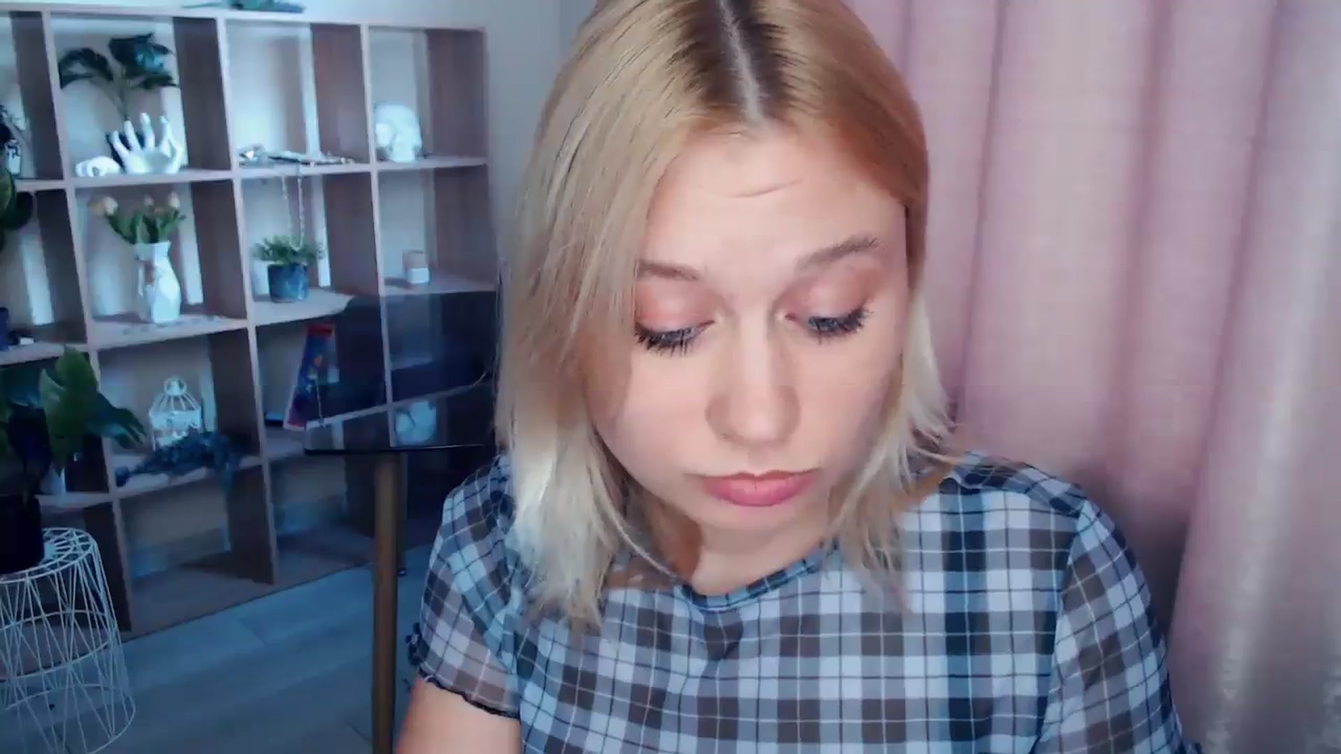 Gallery image thumbnail from Kukla_kolduna's myfreecams stream on, 05/08/2025, 18:02 image 6 of 20