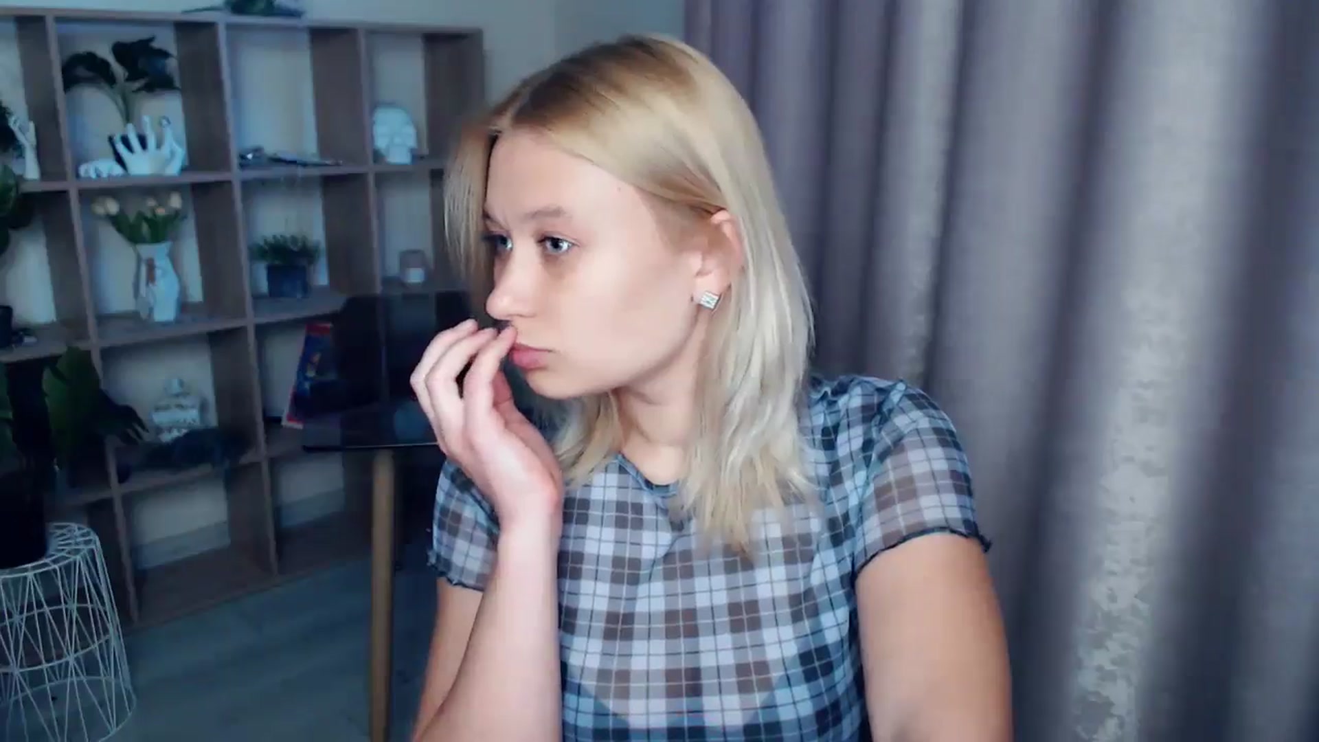 Gallery image thumbnail from Kukla_kolduna's myfreecams stream on, 05/08/2025, 18:02 image 17 of 20