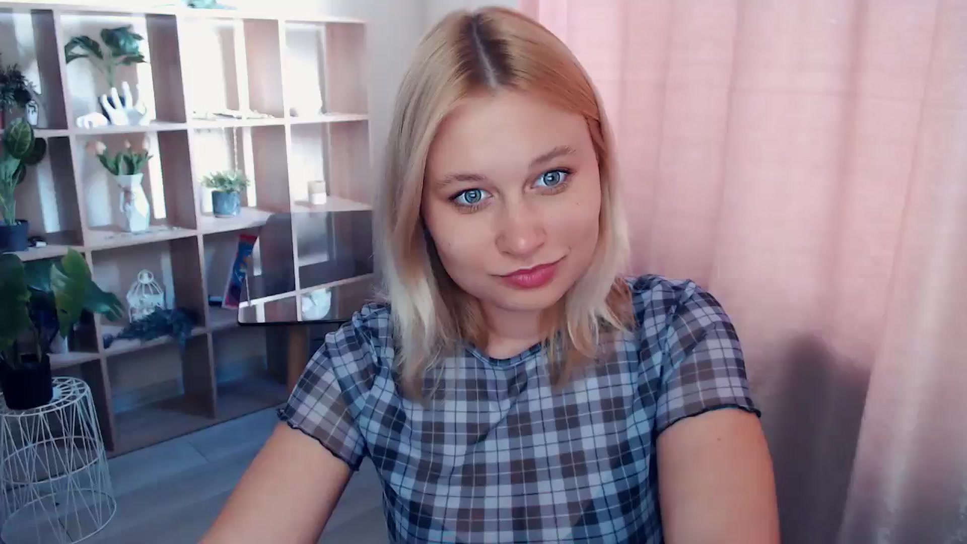 Gallery image thumbnail from Kukla_kolduna's myfreecams stream on, 05/08/2025, 18:02 image 3 of 20
