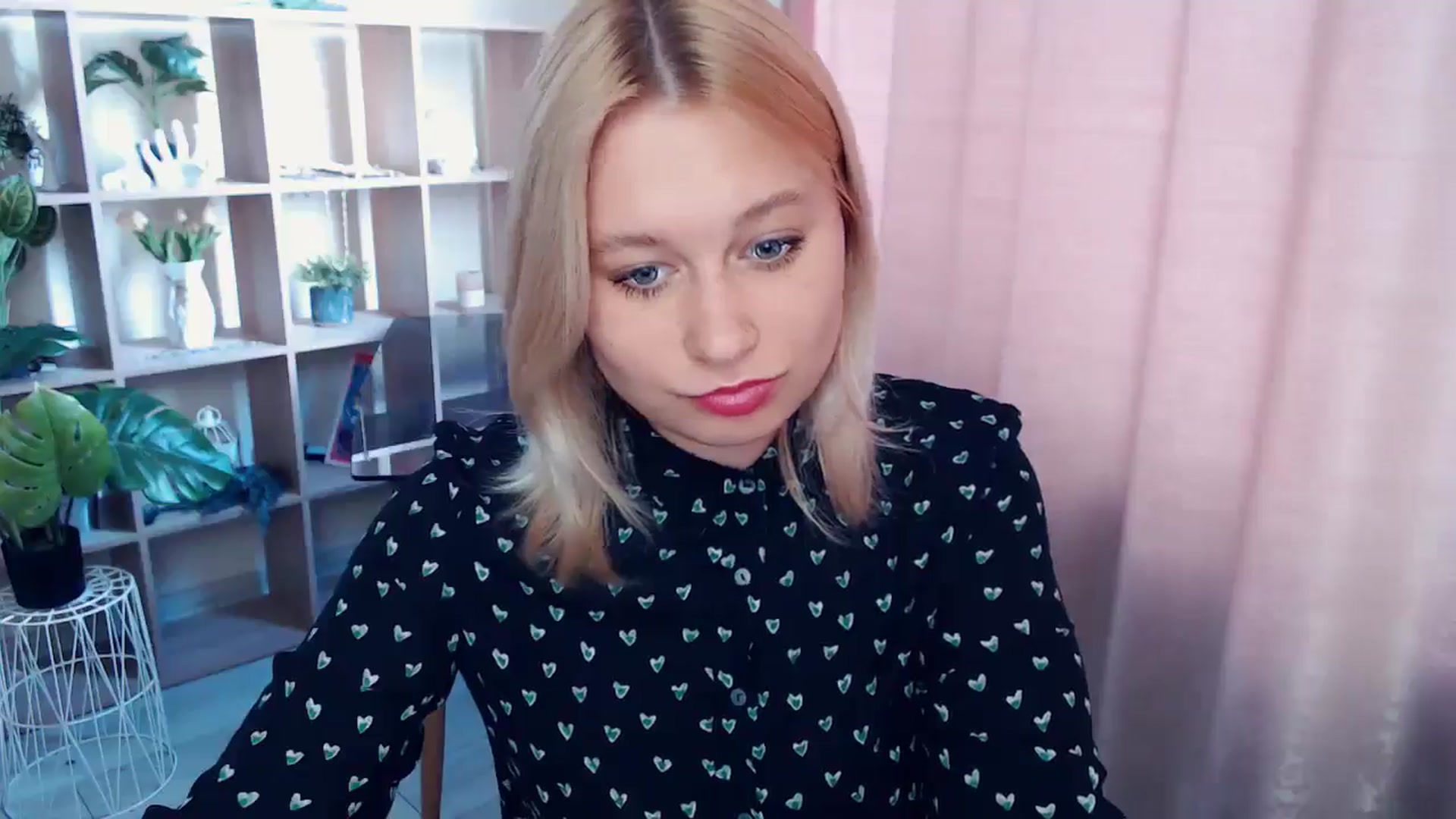 Gallery image thumbnail from Kukla_kolduna's myfreecams stream on, 05/09/2025, 15:47 image 8 of 20
