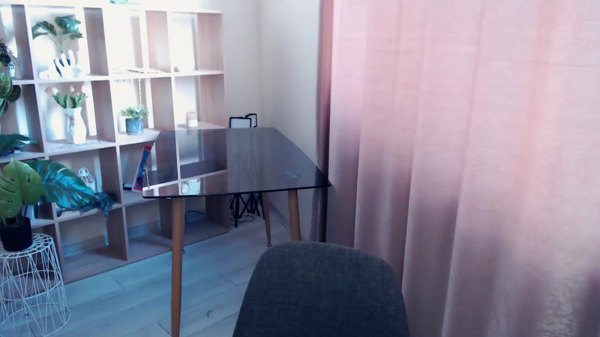 Gallery image thumbnail from Kukla_kolduna's myfreecams stream on, 05/09/2025, 15:47 image 4 of 20
