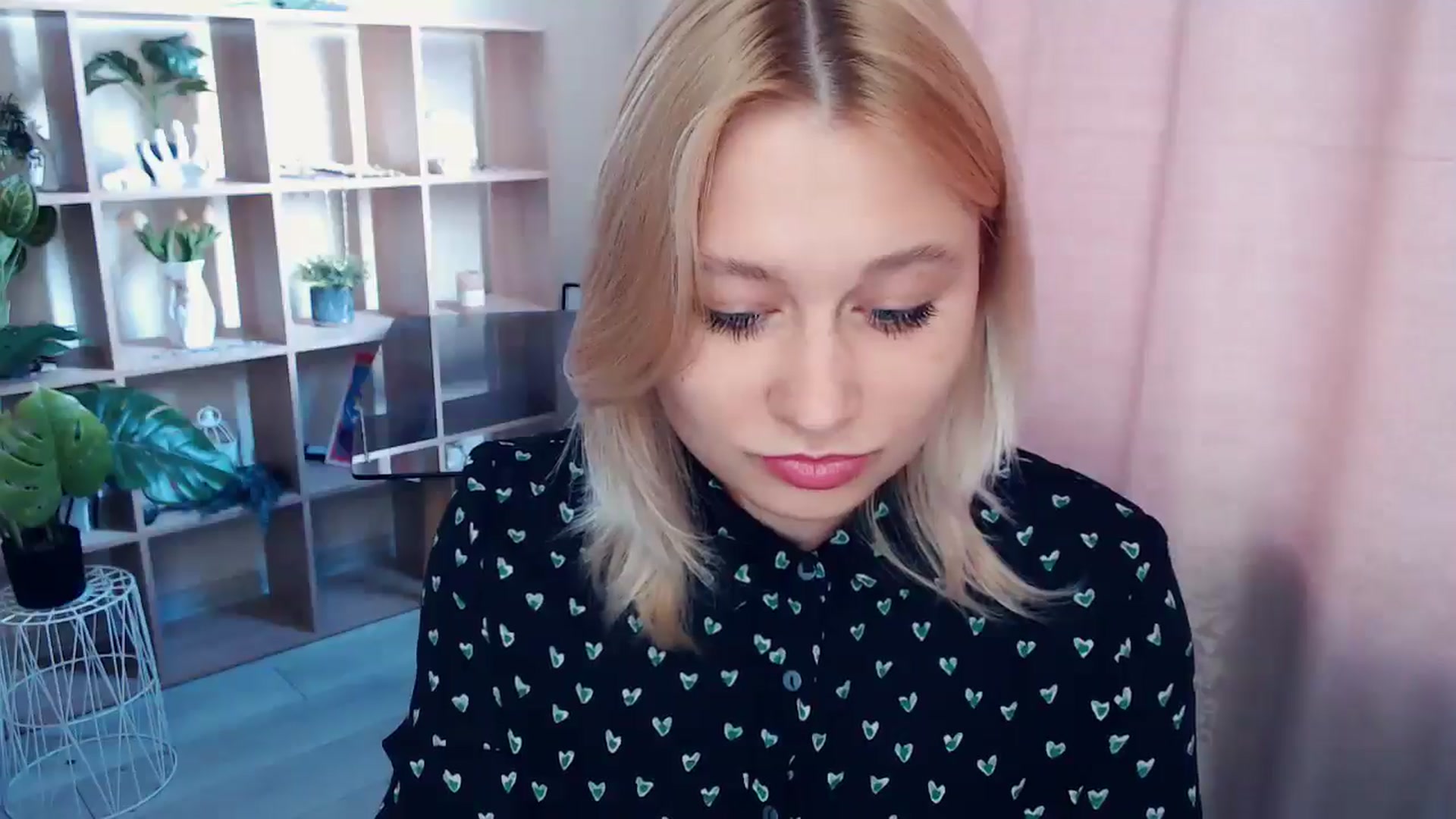 Gallery image thumbnail from Kukla_kolduna's myfreecams stream on, 05/09/2025, 15:47 image 12 of 20
