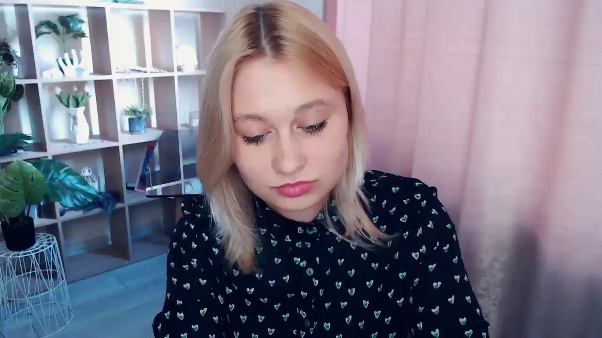 Gallery image thumbnail from Kukla_kolduna's myfreecams stream on, 05/09/2025, 15:47 image 13 of 20