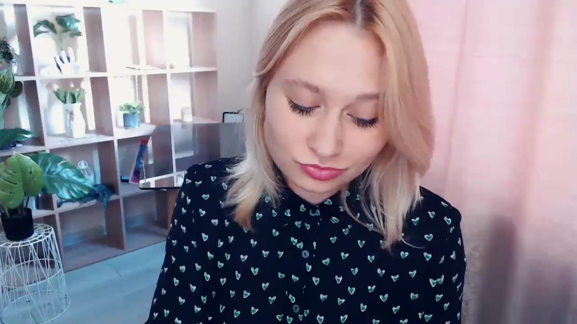 Gallery image thumbnail from Kukla_kolduna's myfreecams stream on, 05/09/2025, 15:47 image 11 of 20