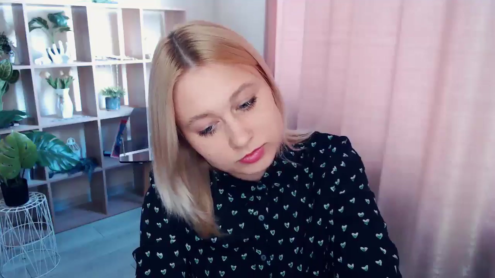 Gallery image thumbnail from Kukla_kolduna's myfreecams stream on, 05/09/2025, 15:47 image 10 of 20
