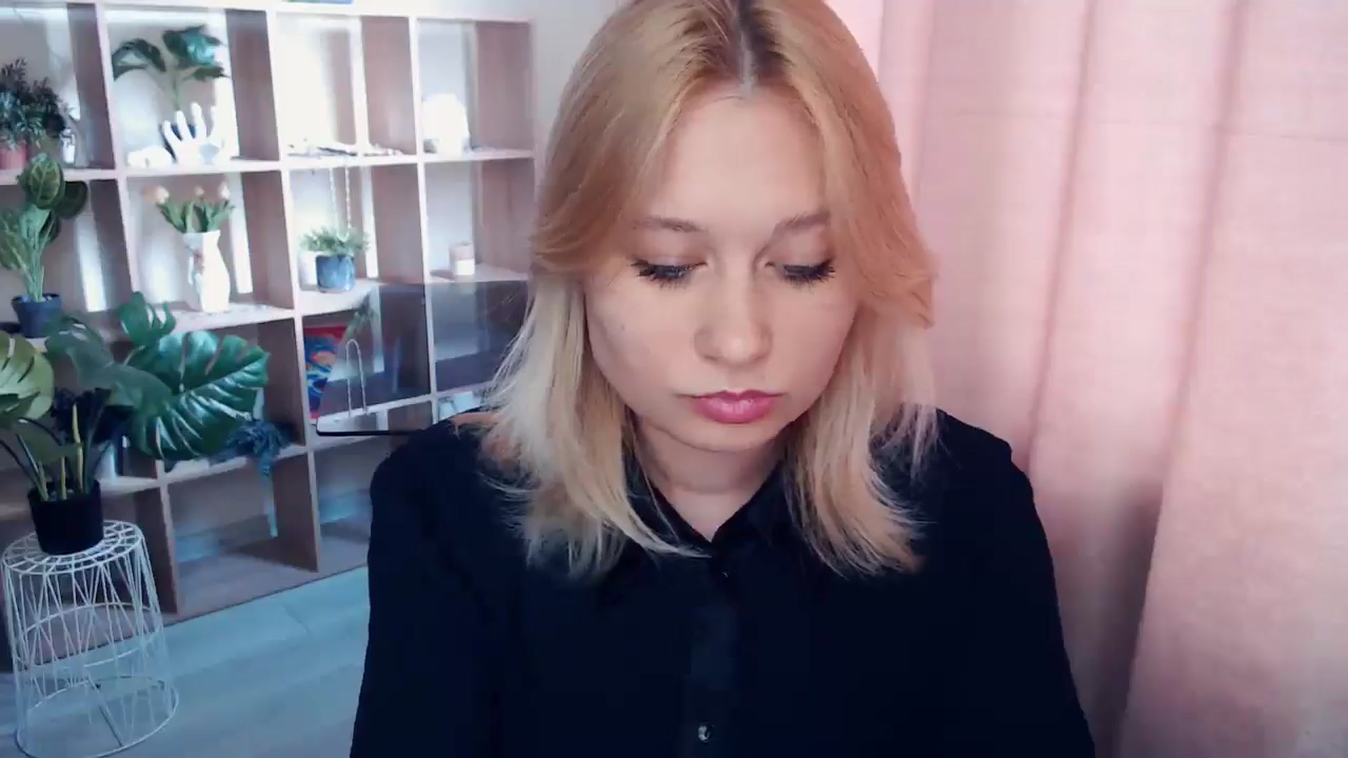 Gallery image thumbnail from Kukla_kolduna's myfreecams stream on, 05/10/2025, 16:01 image 2 of 20