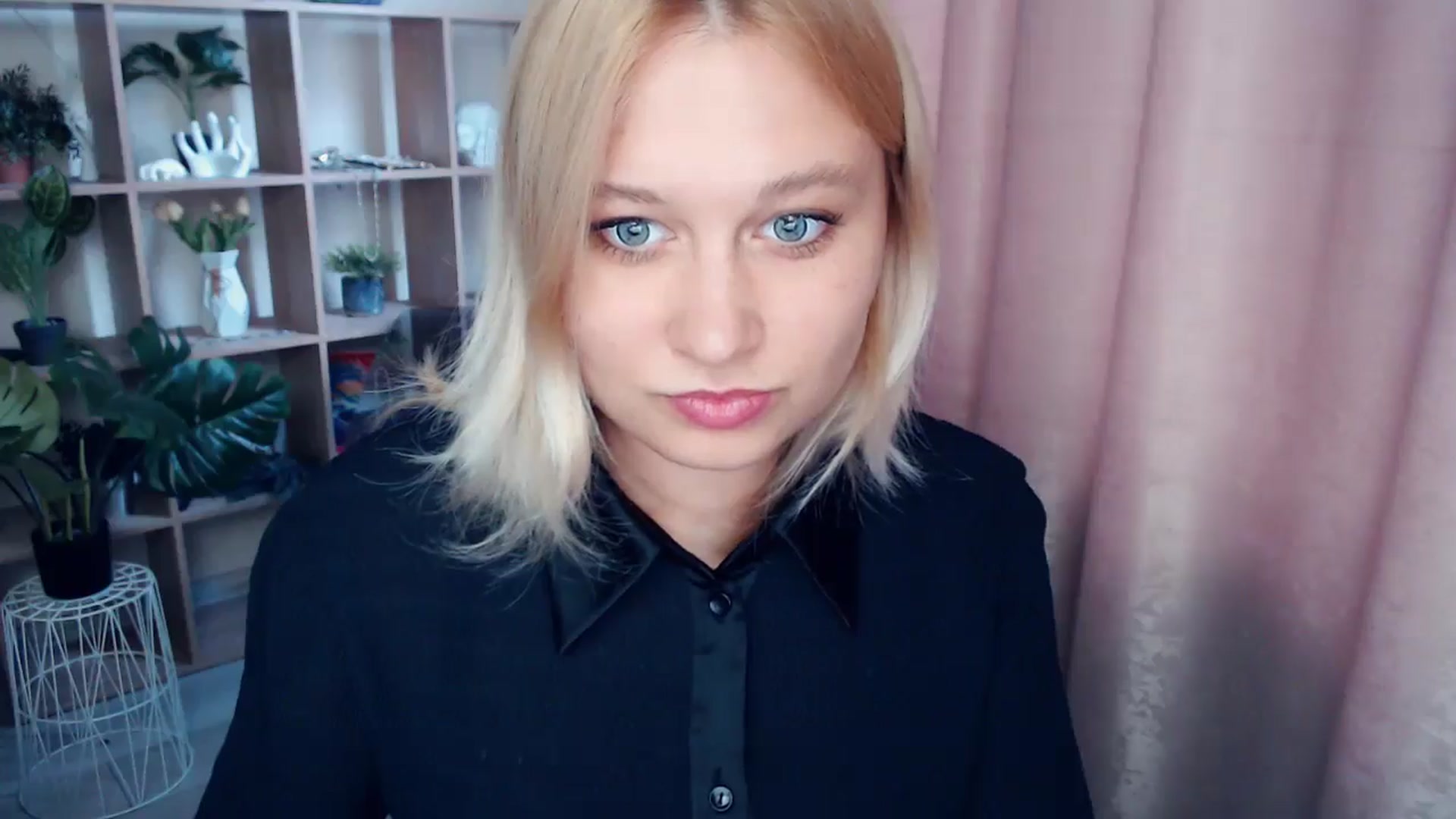 Gallery image thumbnail from Kukla_kolduna's myfreecams stream on, 05/10/2025, 16:01 image 14 of 20