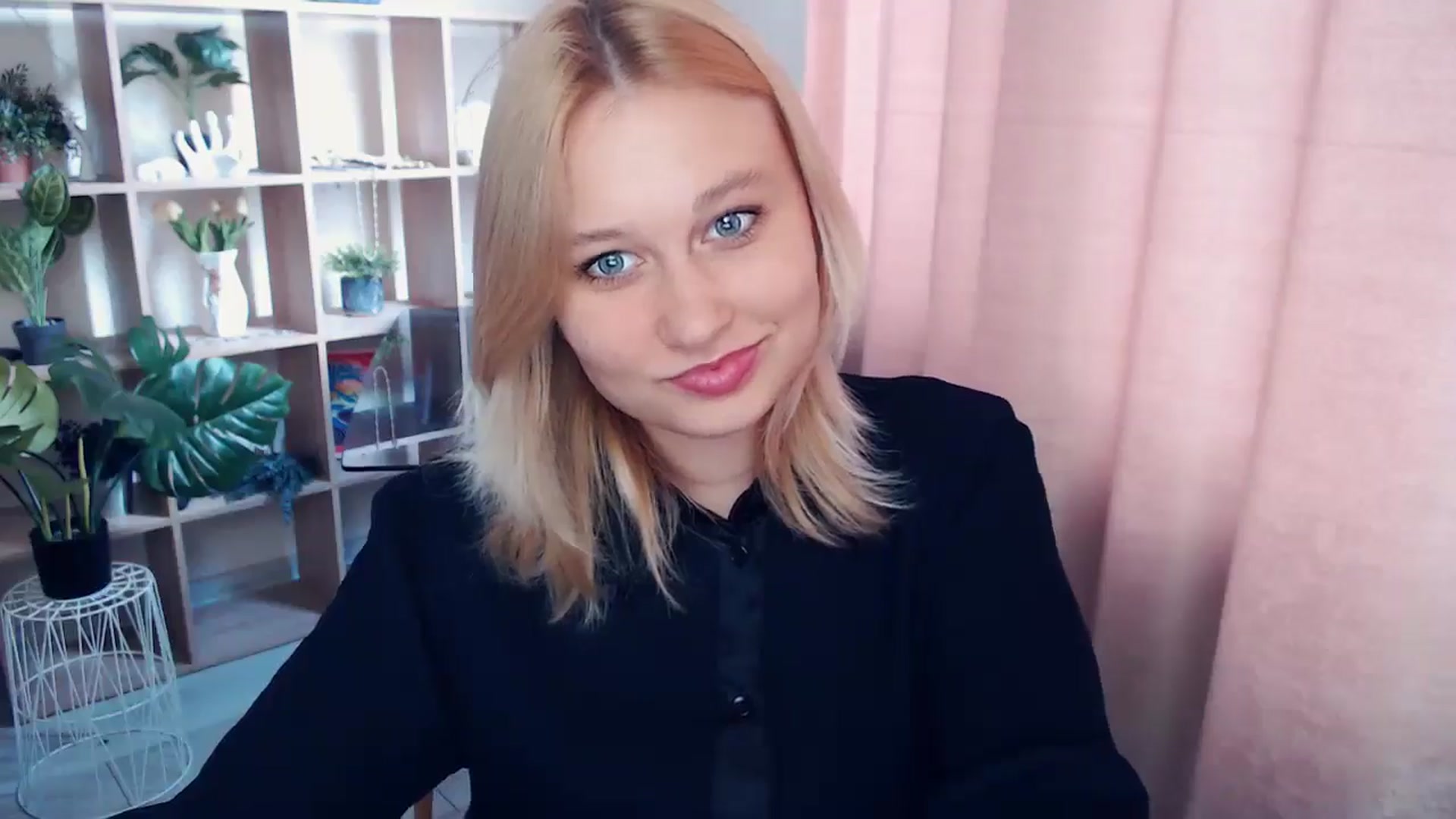 Gallery image thumbnail from Kukla_kolduna's myfreecams stream on, 05/10/2025, 16:01 image 6 of 20
