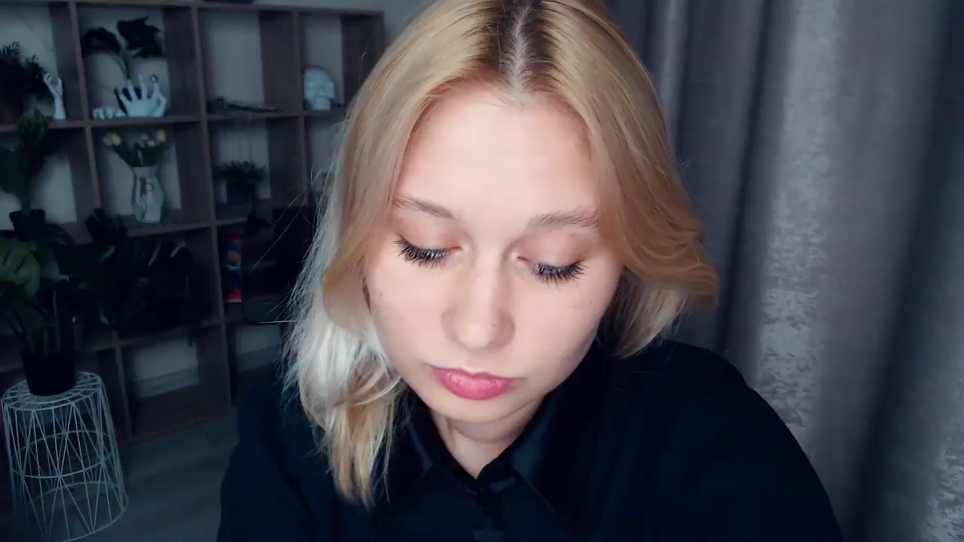 Gallery image thumbnail from Kukla_kolduna's myfreecams stream on, 05/10/2025, 18:09 image 13 of 20