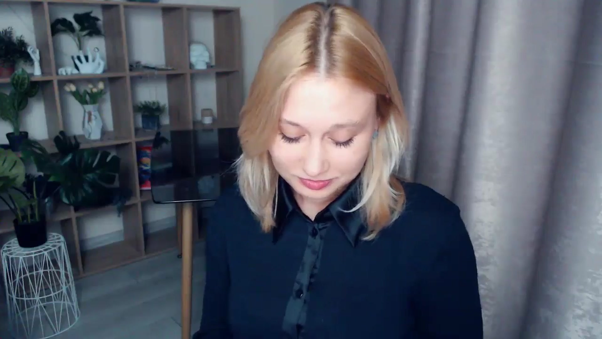 Gallery image thumbnail from Kukla_kolduna's myfreecams stream on, 05/10/2025, 18:09 image 11 of 20