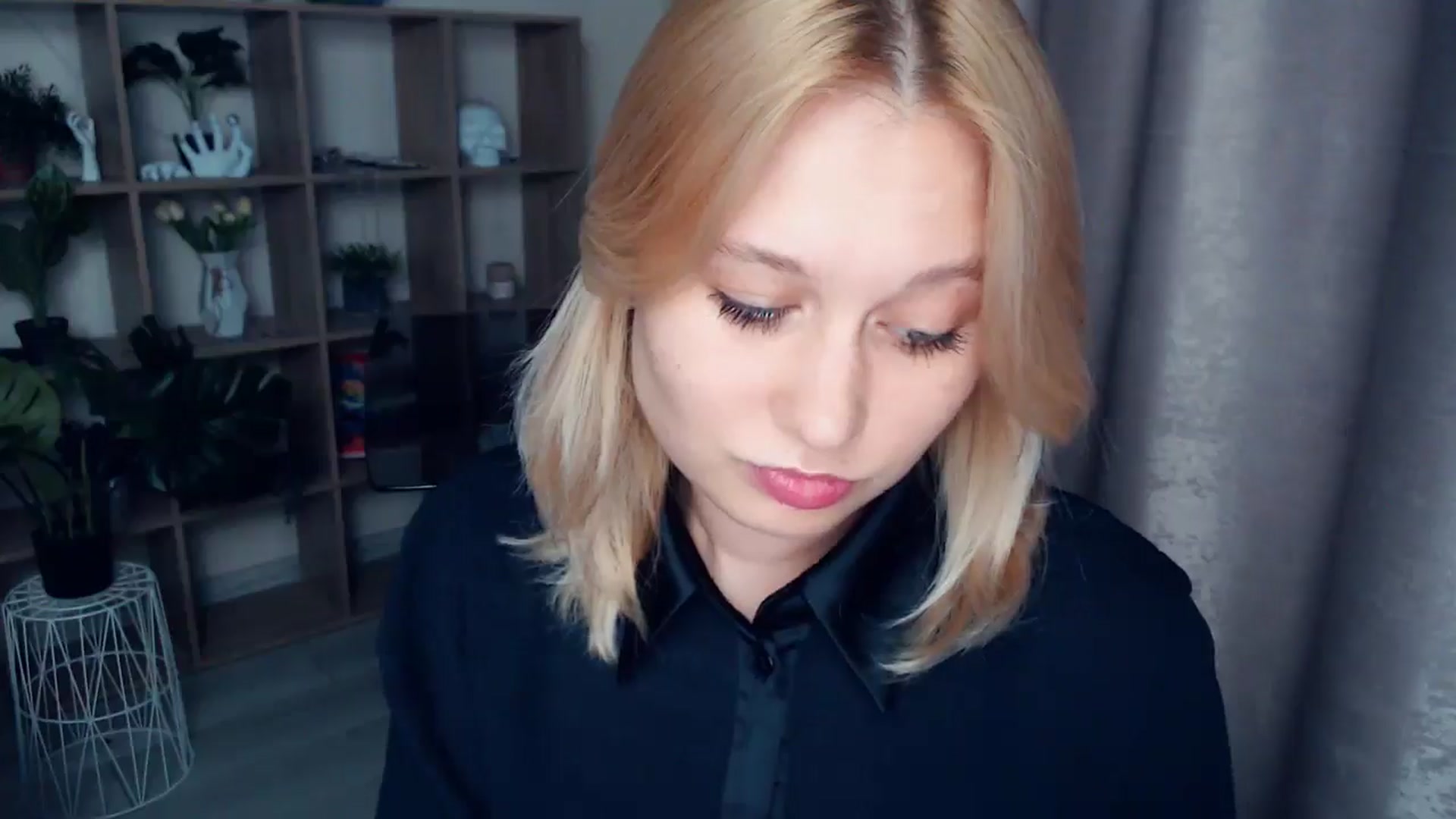 Gallery image thumbnail from Kukla_kolduna's myfreecams stream on, 05/10/2025, 18:09 image 9 of 20
