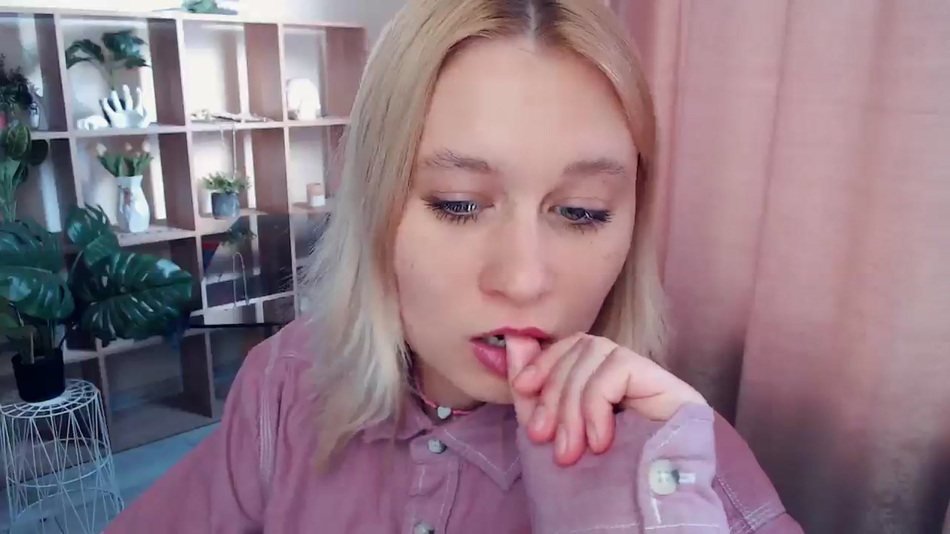Gallery image thumbnail from Kukla_kolduna's myfreecams stream on, 05/11/2025, 16:11 image 15 of 20