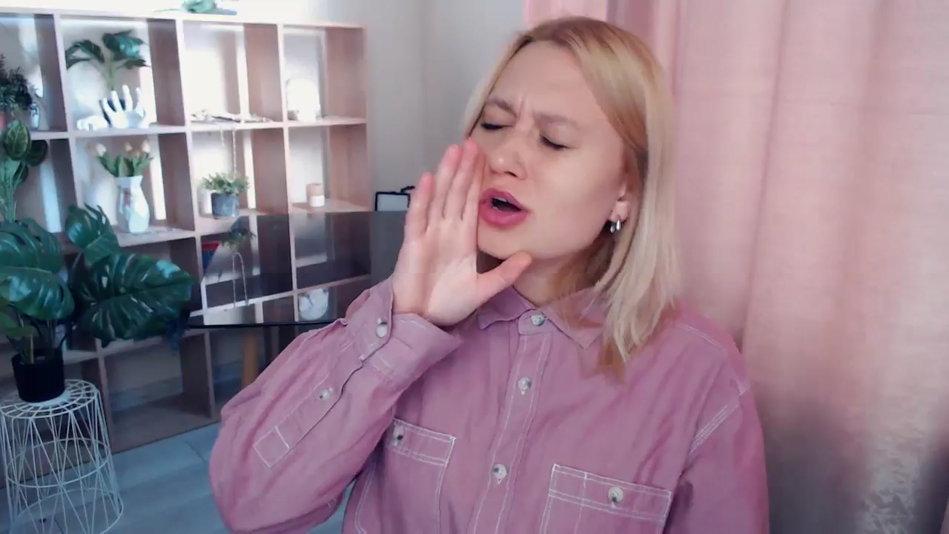 Gallery image thumbnail from Kukla_kolduna's myfreecams stream on, 05/11/2025, 16:11 image 19 of 20