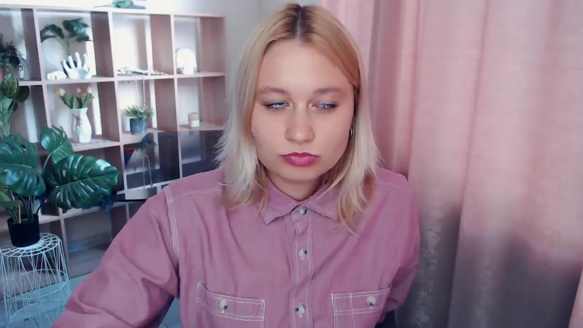 Gallery image thumbnail from Kukla_kolduna's myfreecams stream on, 05/11/2025, 16:11 image 6 of 20