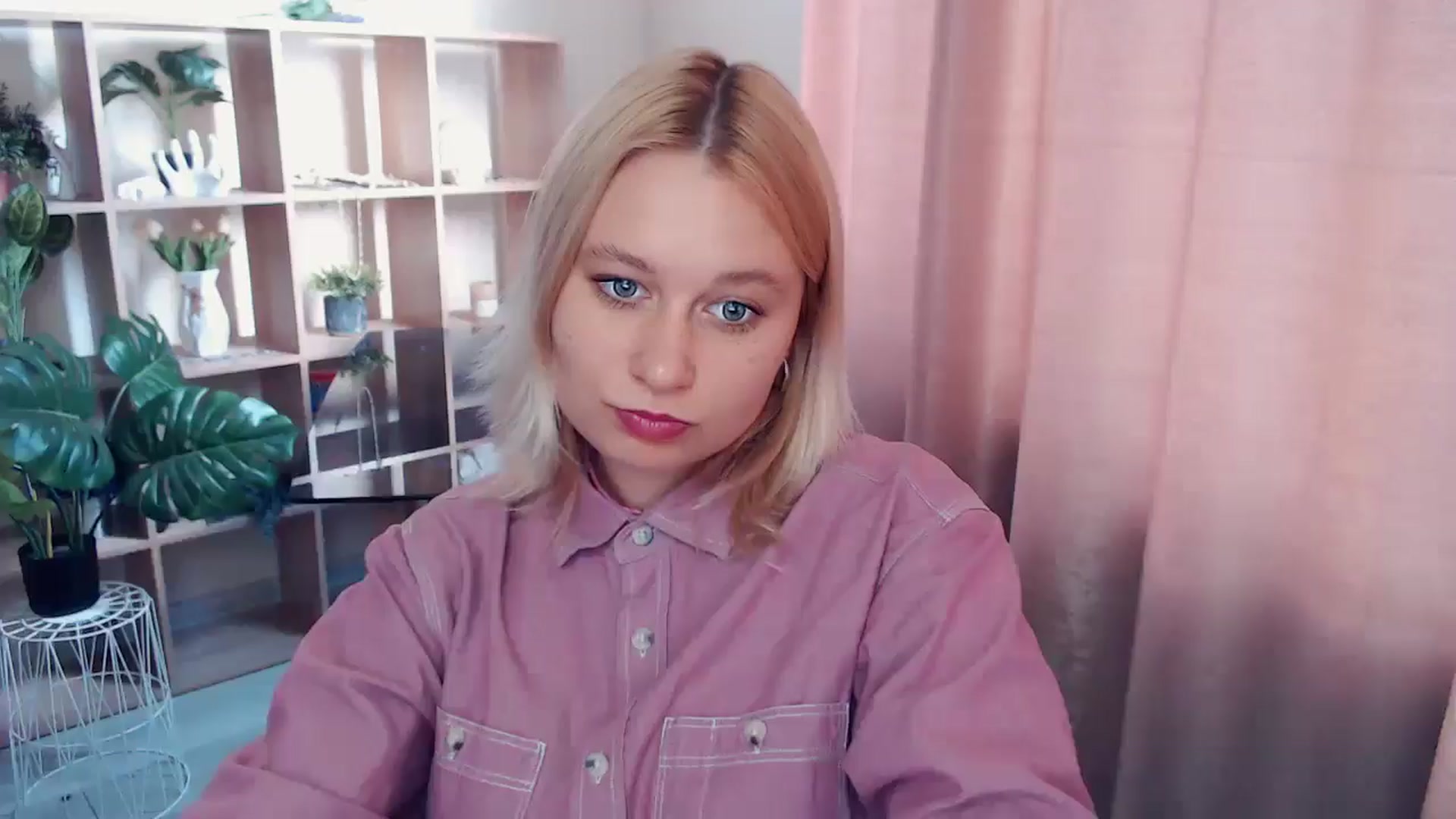 Gallery image thumbnail from Kukla_kolduna's myfreecams stream on, 05/11/2025, 16:11 image 8 of 20
