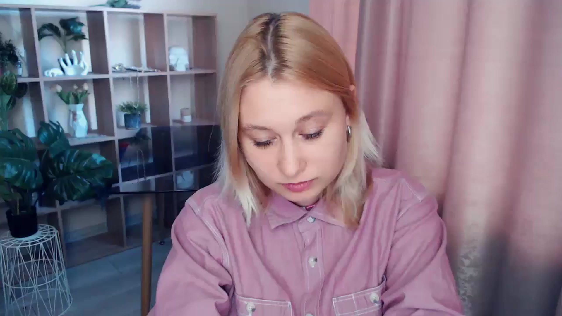 Gallery image thumbnail from Kukla_kolduna's myfreecams stream on, 05/11/2025, 16:57 image 15 of 20