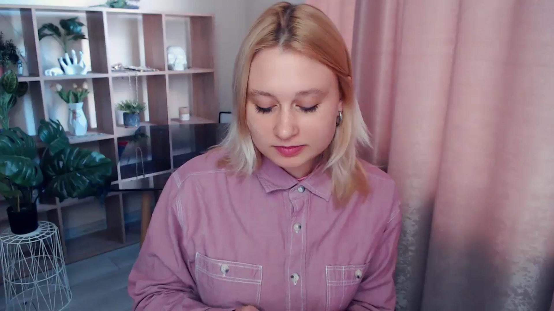 Gallery image thumbnail from Kukla_kolduna's myfreecams stream on, 05/11/2025, 16:57 image 5 of 20