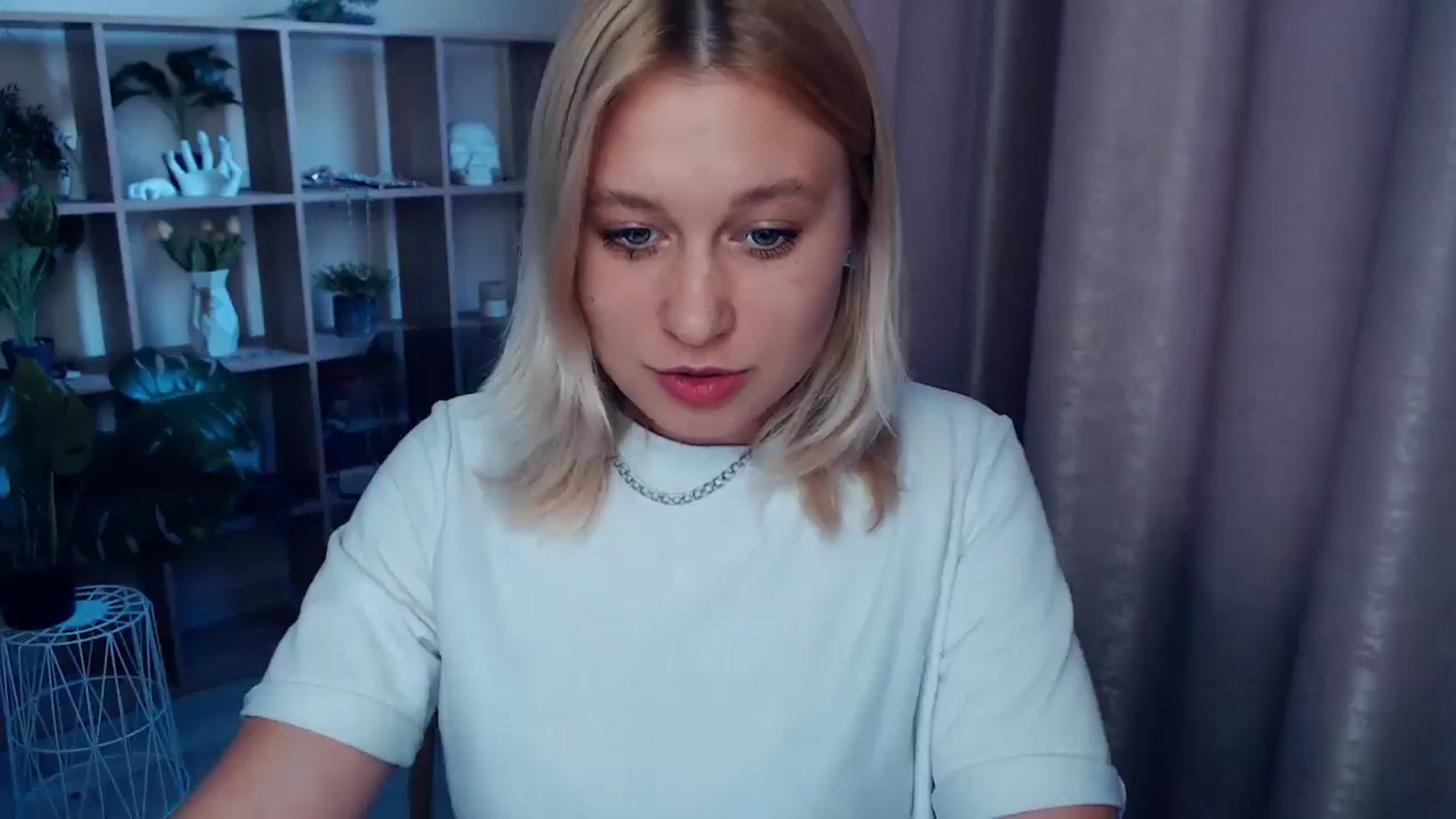 Gallery image thumbnail from Kukla_kolduna's myfreecams stream on, 05/14/2025, 17:42 image 12 of 20