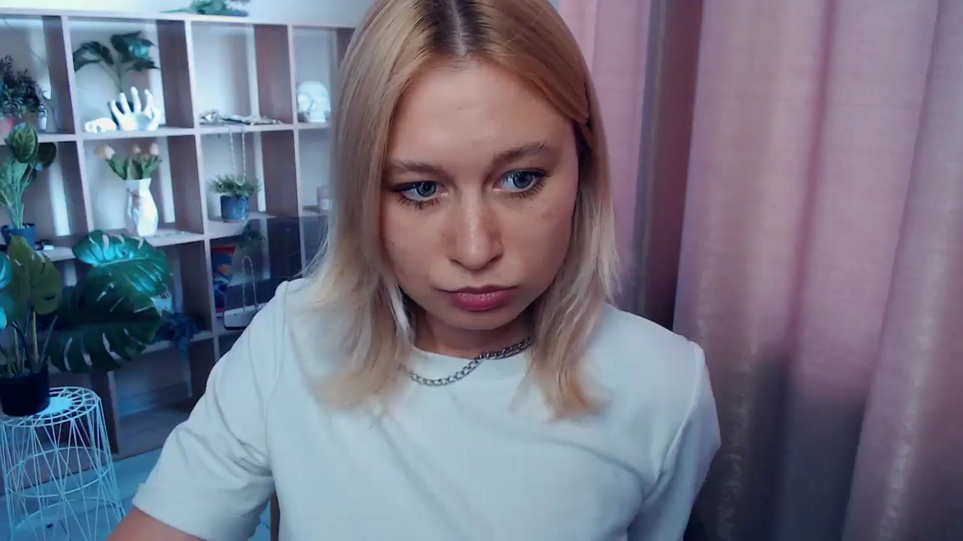 Gallery image thumbnail from Kukla_kolduna's myfreecams stream on, 05/14/2025, 17:42 image 2 of 20