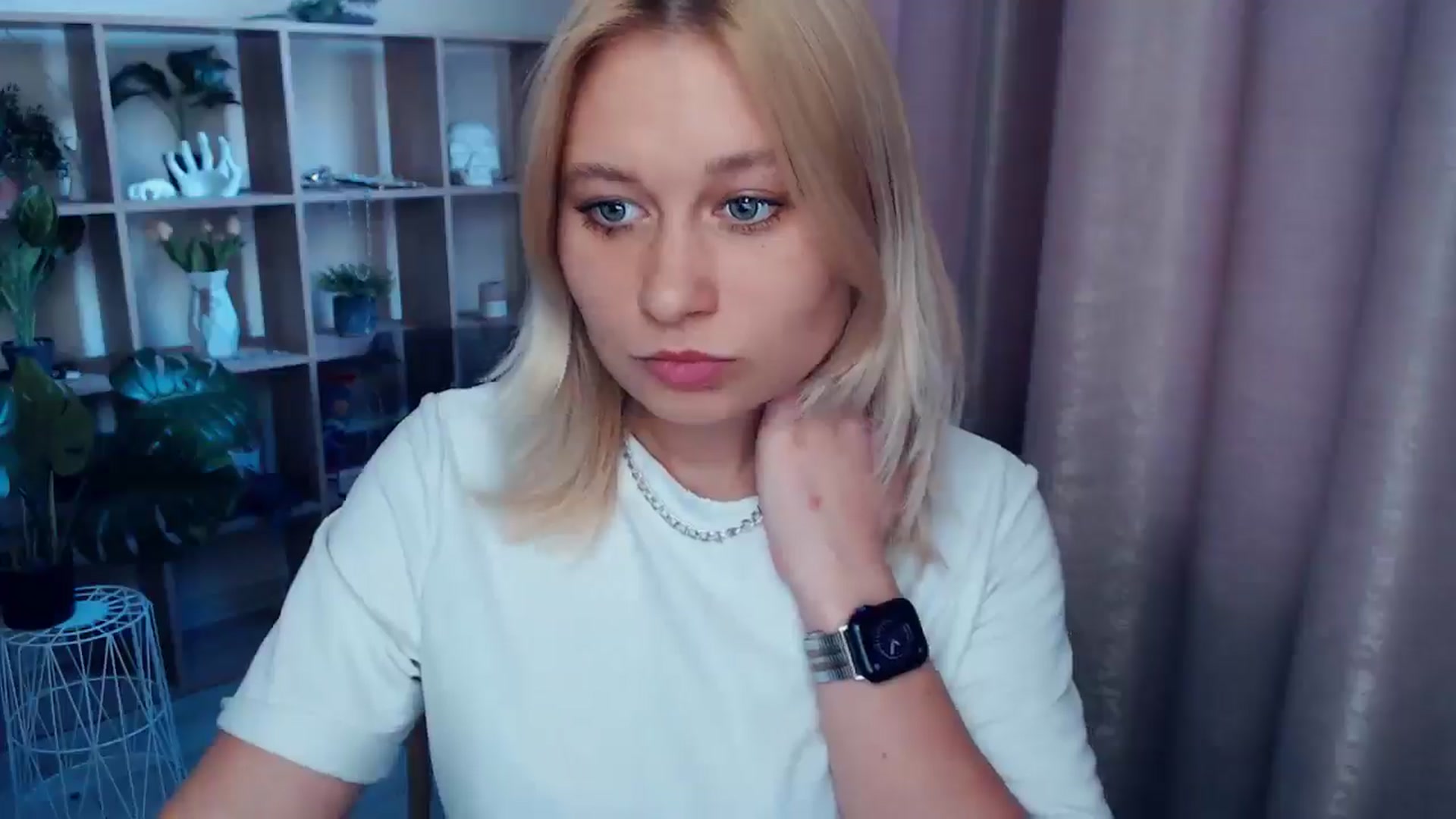 Gallery image thumbnail from Kukla_kolduna's myfreecams stream on, 05/14/2025, 17:42 image 11 of 20