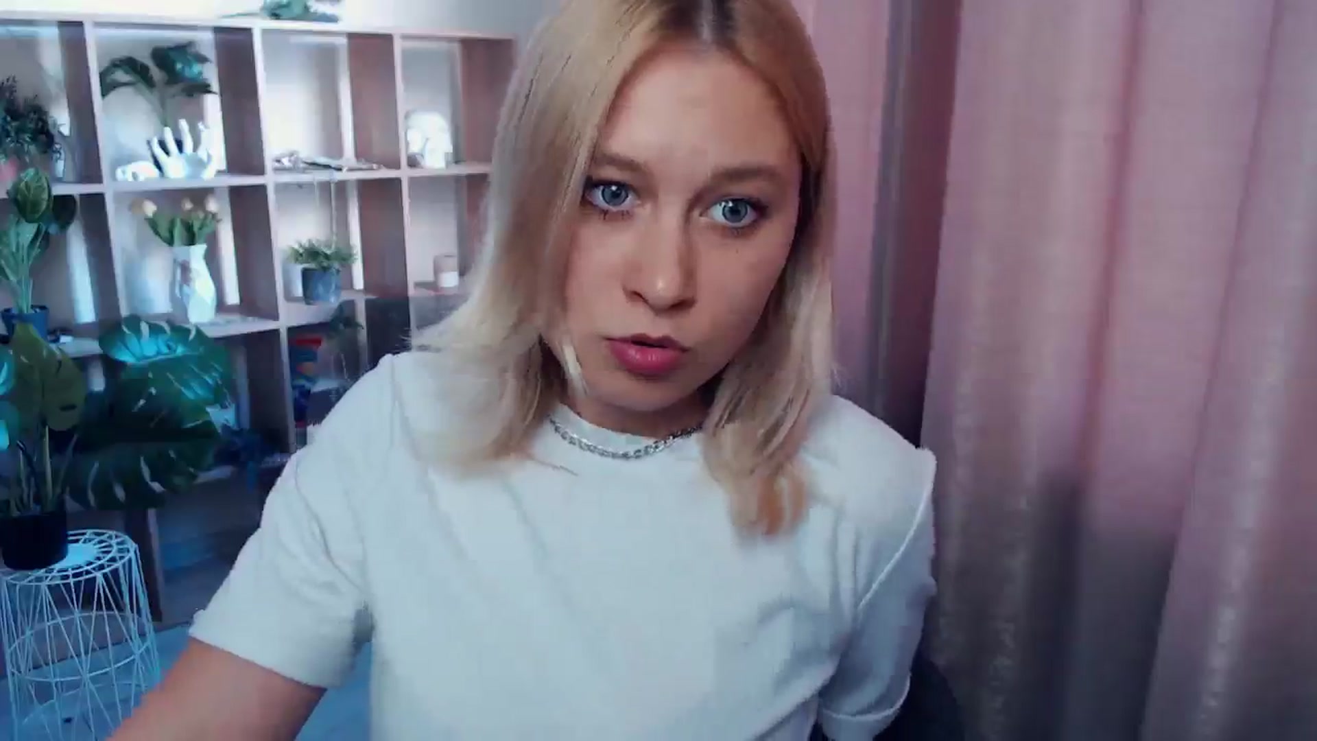 Gallery image thumbnail from Kukla_kolduna's myfreecams stream on, 05/14/2025, 17:42 image 5 of 20