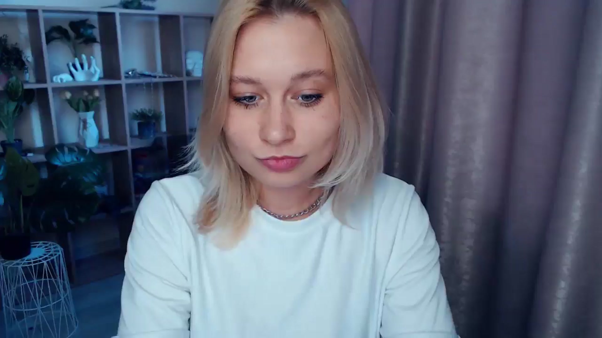 Gallery image thumbnail from Kukla_kolduna's myfreecams stream on, 05/14/2025, 17:42 image 14 of 20