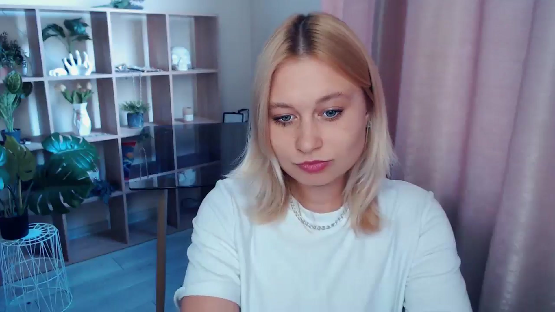 Gallery image thumbnail from Kukla_kolduna's myfreecams stream on, 05/14/2025, 17:42 image 3 of 20