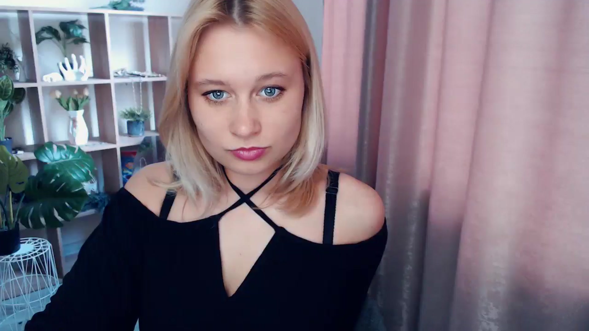 Gallery image thumbnail from Kukla_kolduna's myfreecams stream on, 05/15/2025, 15:49 image 19 of 20