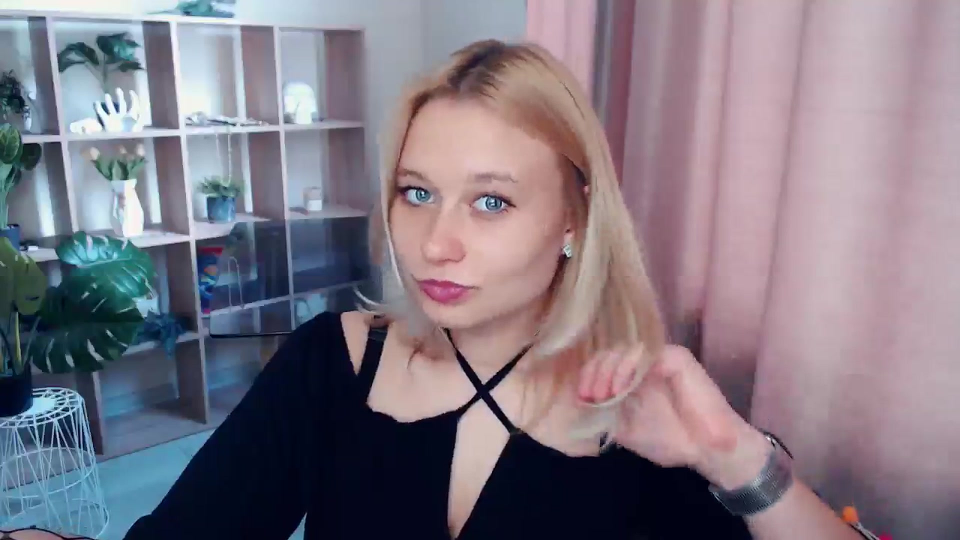 Gallery image thumbnail from Kukla_kolduna's myfreecams stream on, 05/15/2025, 15:49 image 18 of 20