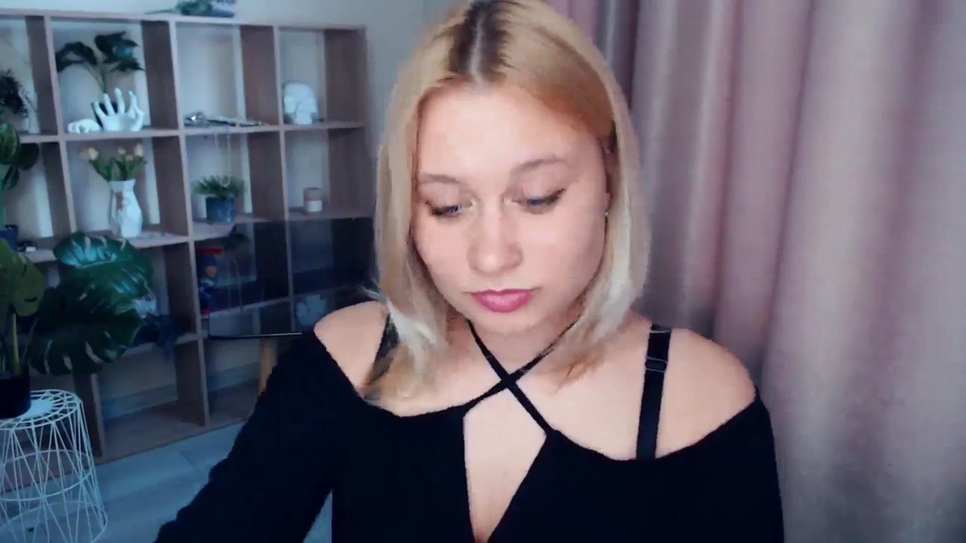 Gallery image thumbnail from Kukla_kolduna's myfreecams stream on, 05/15/2025, 16:26 image 6 of 20