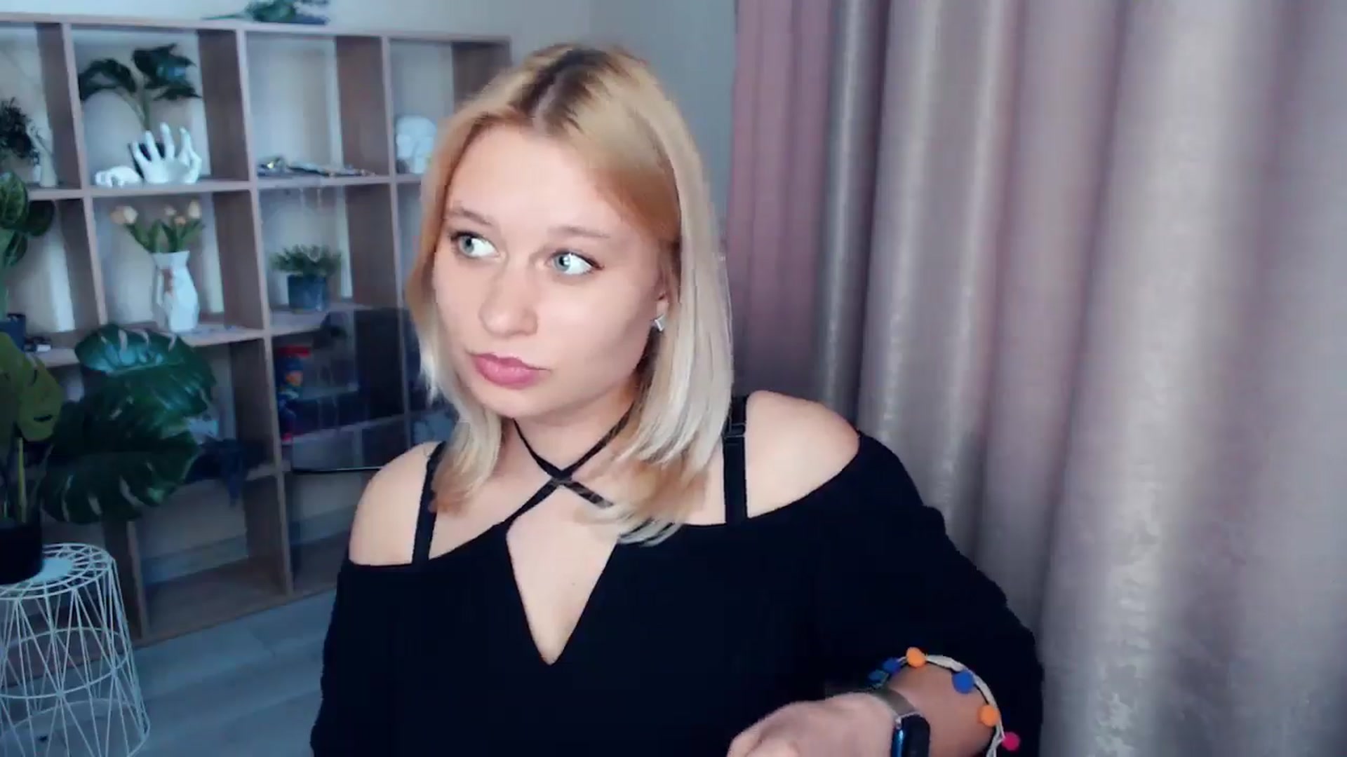 Gallery image thumbnail from Kukla_kolduna's myfreecams stream on, 05/15/2025, 16:26 image 16 of 20