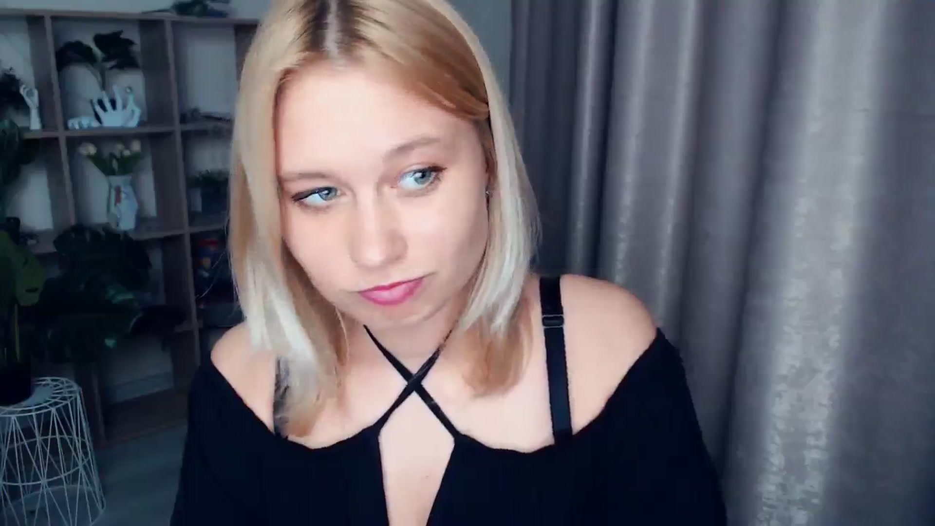 Gallery image thumbnail from Kukla_kolduna's myfreecams stream on, 05/15/2025, 18:04 image 18 of 20