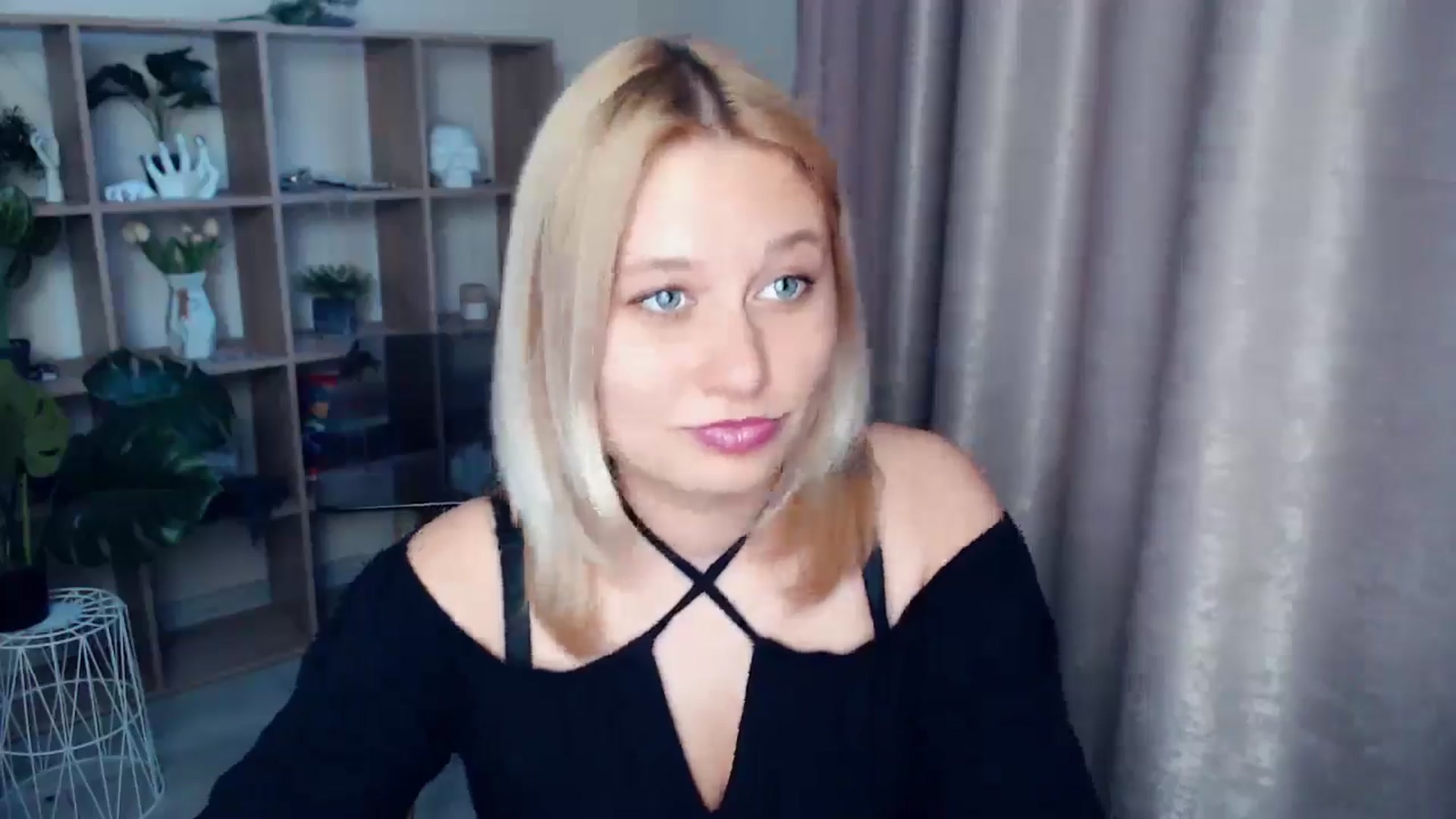 Gallery image thumbnail from Kukla_kolduna's myfreecams stream on, 05/15/2025, 18:04 image 6 of 20