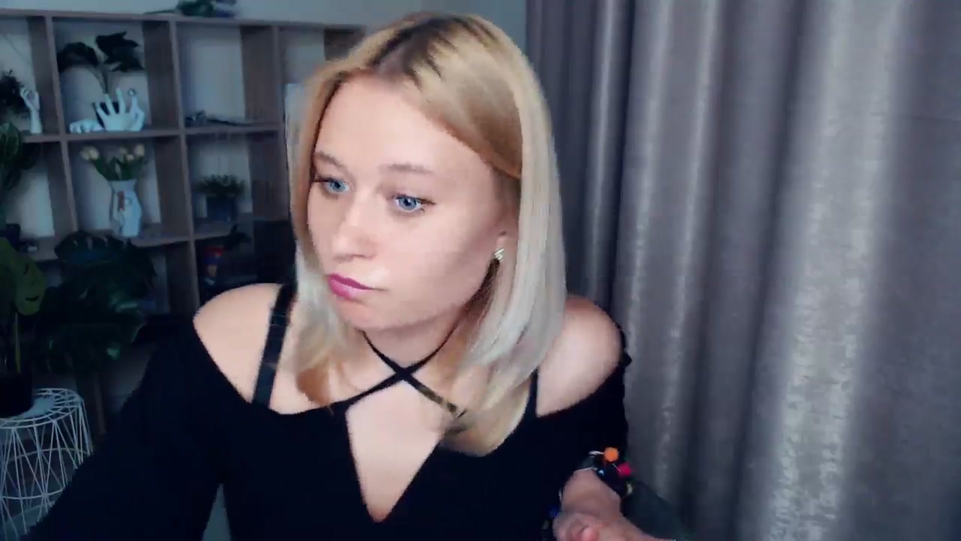 Gallery image thumbnail from Kukla_kolduna's myfreecams stream on, 05/15/2025, 18:04 image 12 of 20