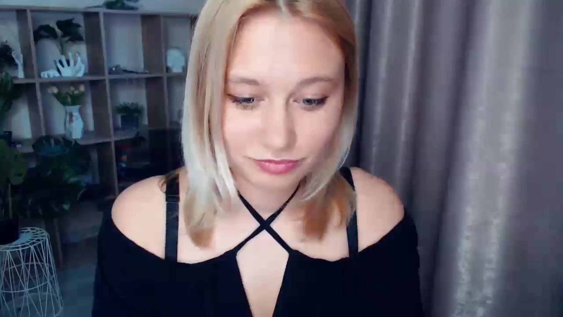 Gallery image thumbnail from Kukla_kolduna's myfreecams stream on, 05/15/2025, 18:04 image 5 of 20