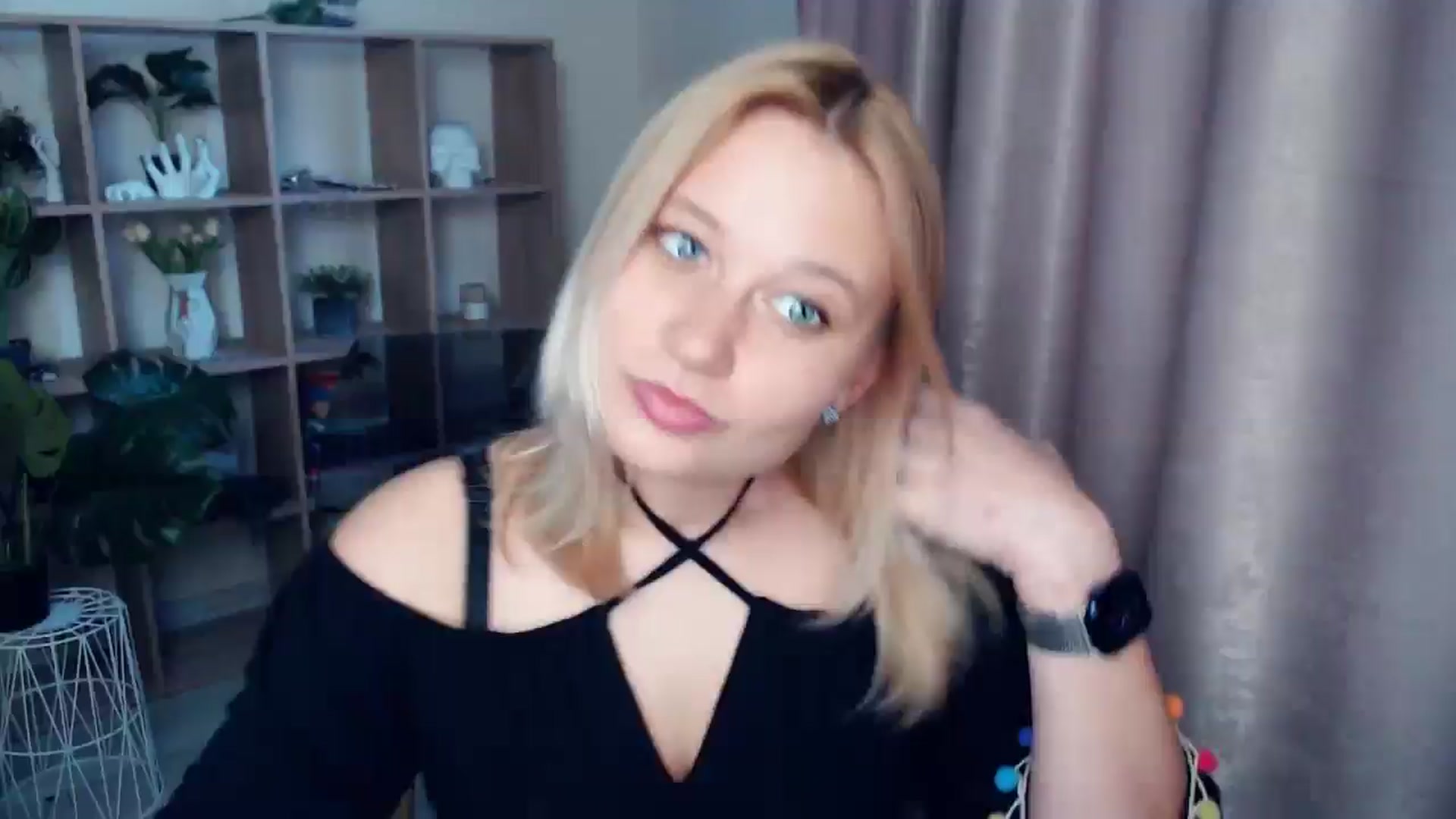 Gallery image thumbnail from Kukla_kolduna's myfreecams stream on, 05/15/2025, 18:04 image 3 of 20