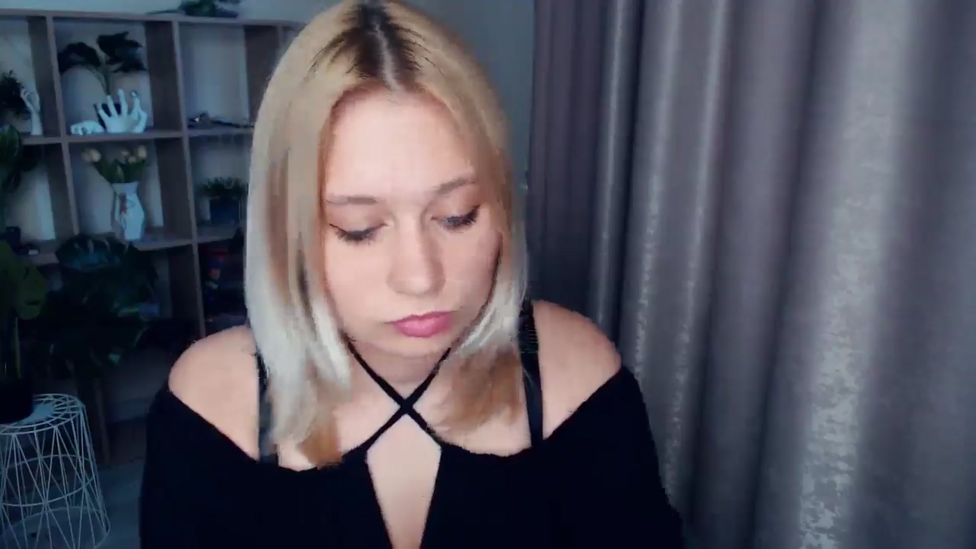 Gallery image thumbnail from Kukla_kolduna's myfreecams stream on, 05/15/2025, 18:04 image 4 of 20