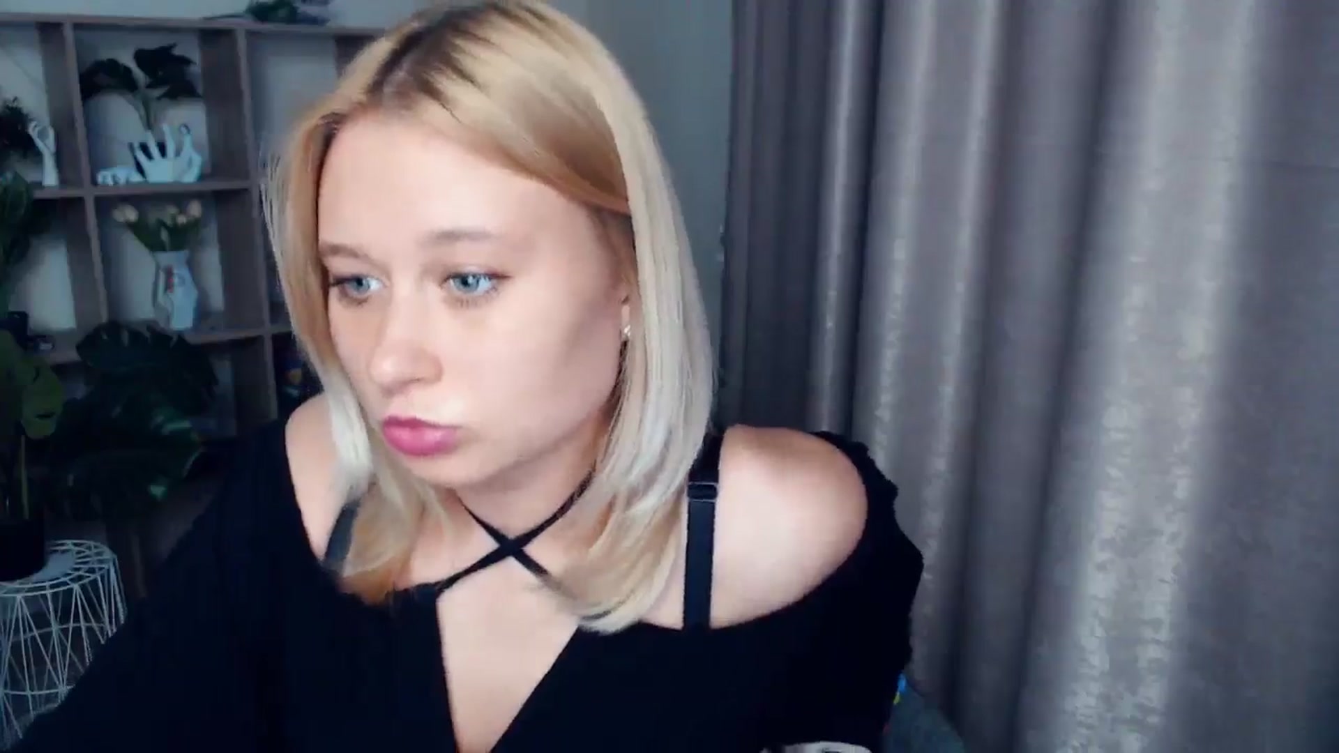 Gallery image thumbnail from Kukla_kolduna's myfreecams stream on, 05/15/2025, 18:04 image 13 of 20