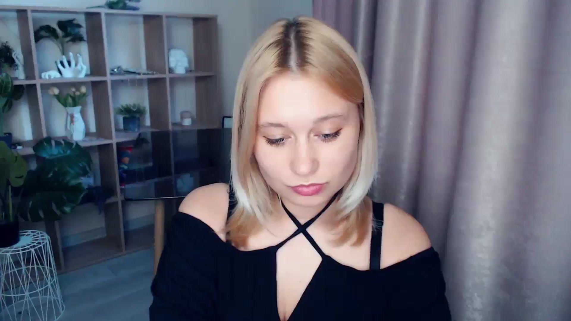 Gallery image thumbnail from Kukla_kolduna's myfreecams stream on, 05/15/2025, 18:04 image 1 of 20