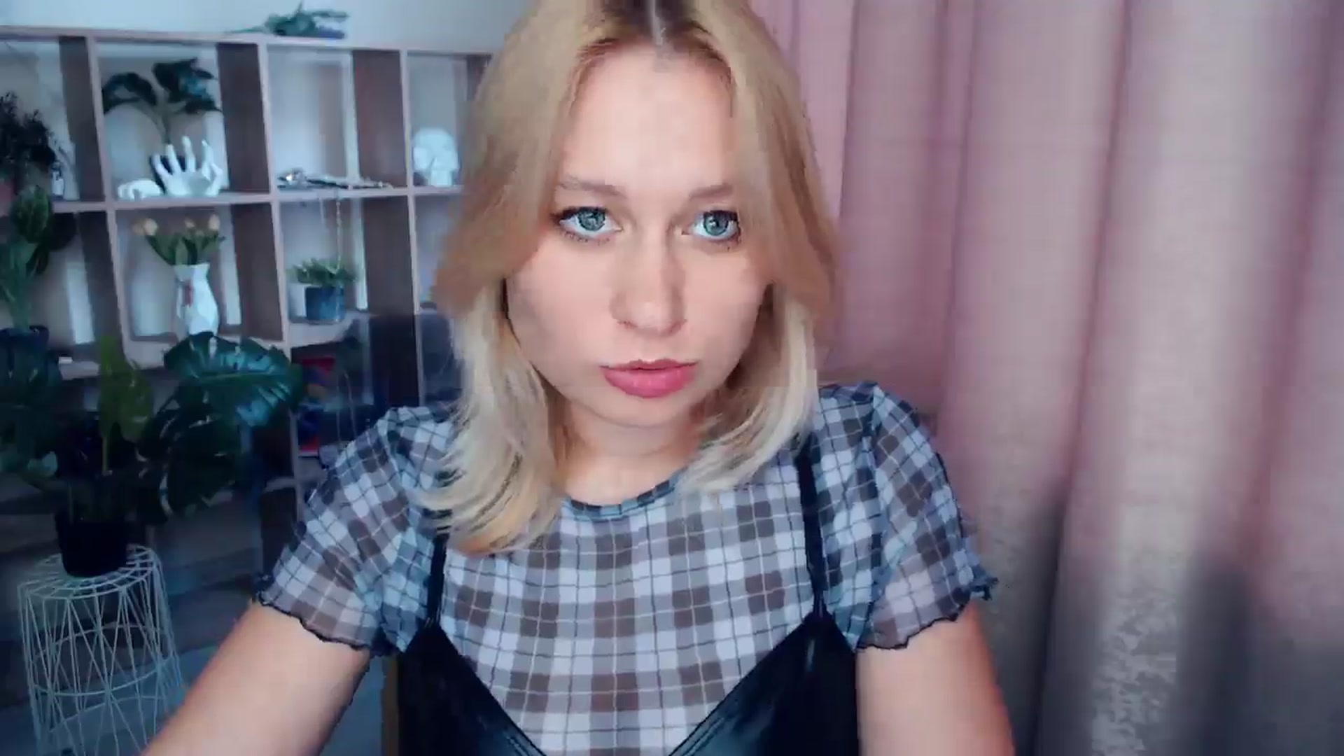Gallery image thumbnail from Kukla_kolduna's myfreecams stream on, 05/16/2025, 16:15 image 20 of 20