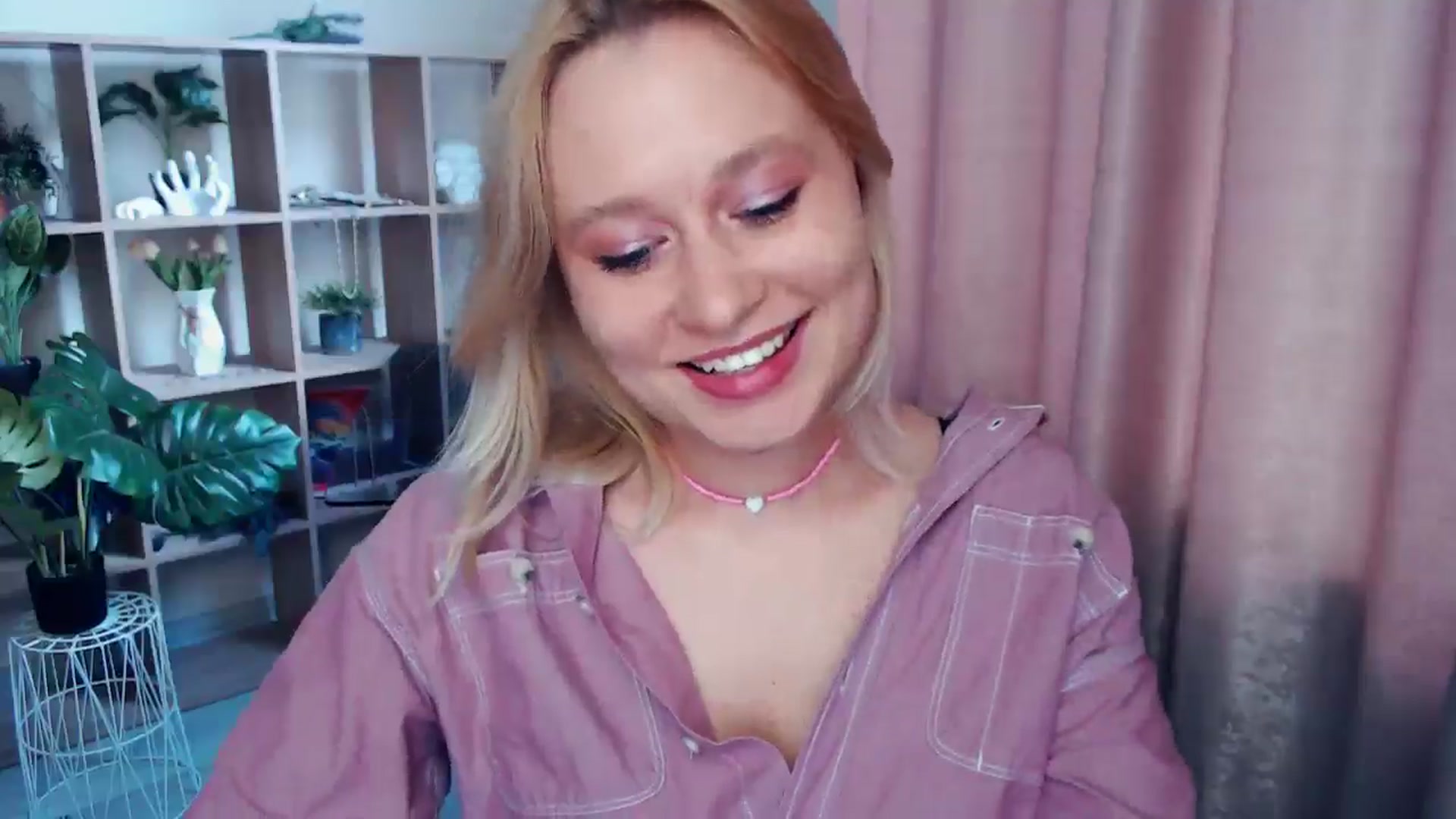Gallery image thumbnail from Kukla_kolduna's myfreecams stream on, 05/17/2025, 15:15 image 10 of 20