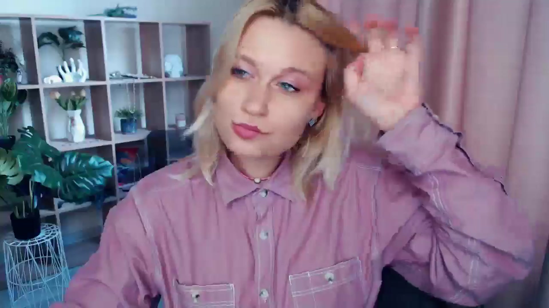 Gallery image thumbnail from Kukla_kolduna's myfreecams stream on, 05/17/2025, 15:15 image 5 of 20