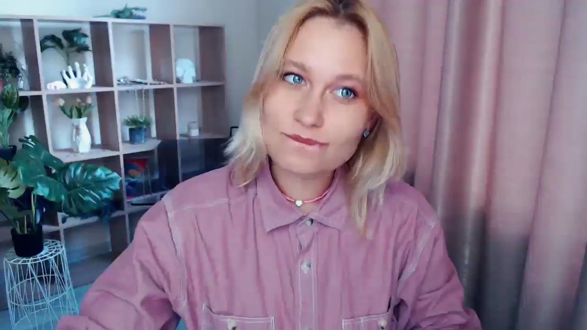 Gallery image thumbnail from Kukla_kolduna's myfreecams stream on, 05/17/2025, 15:15 image 4 of 20