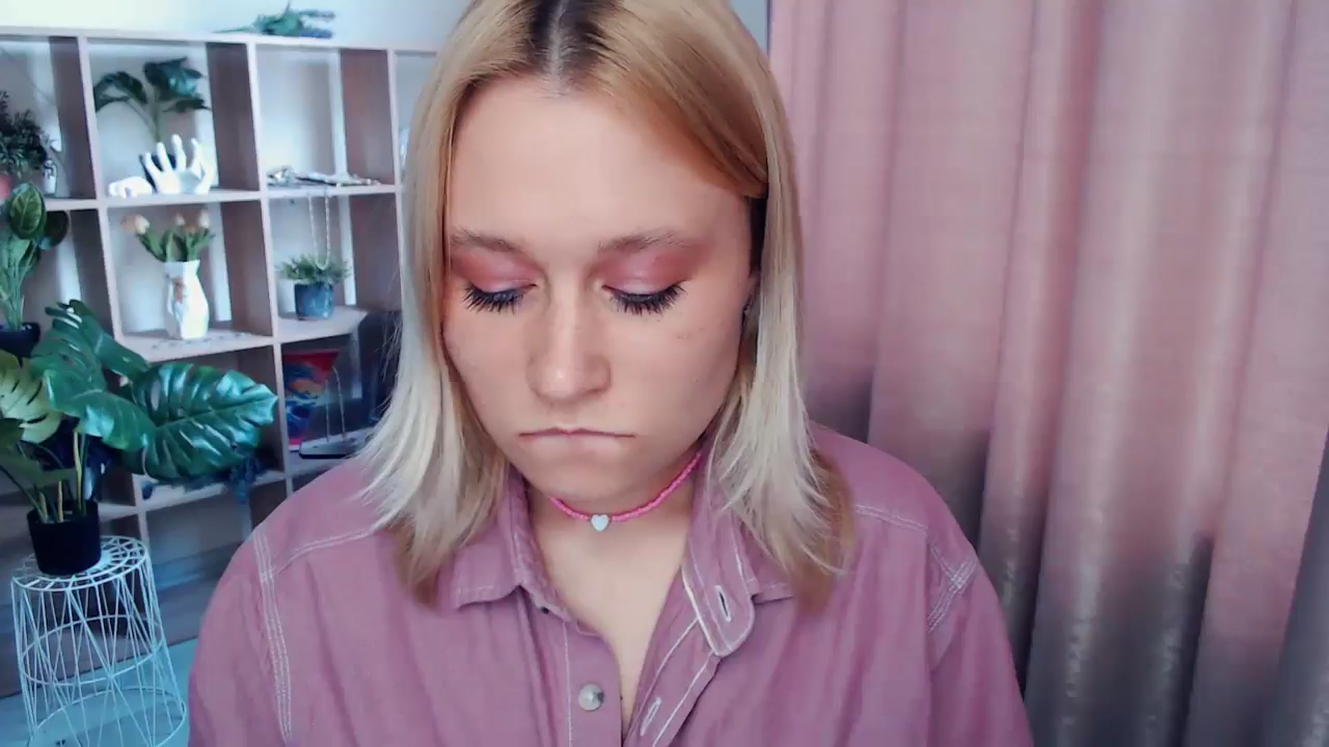 Gallery image thumbnail from Kukla_kolduna's myfreecams stream on, 05/17/2025, 15:52 image 18 of 20