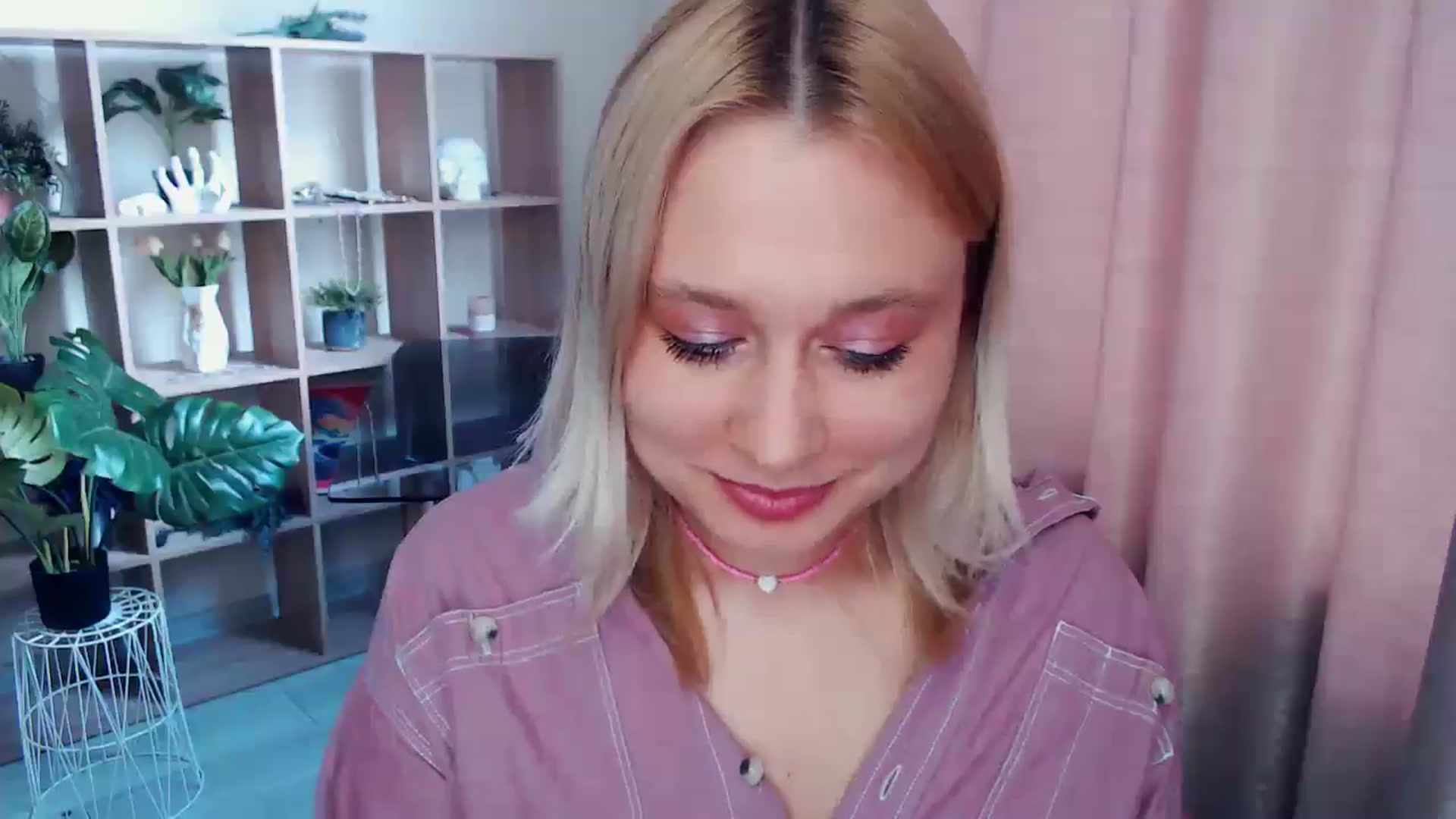 Gallery image thumbnail from Kukla_kolduna's myfreecams stream on, 05/17/2025, 15:52 image 6 of 20