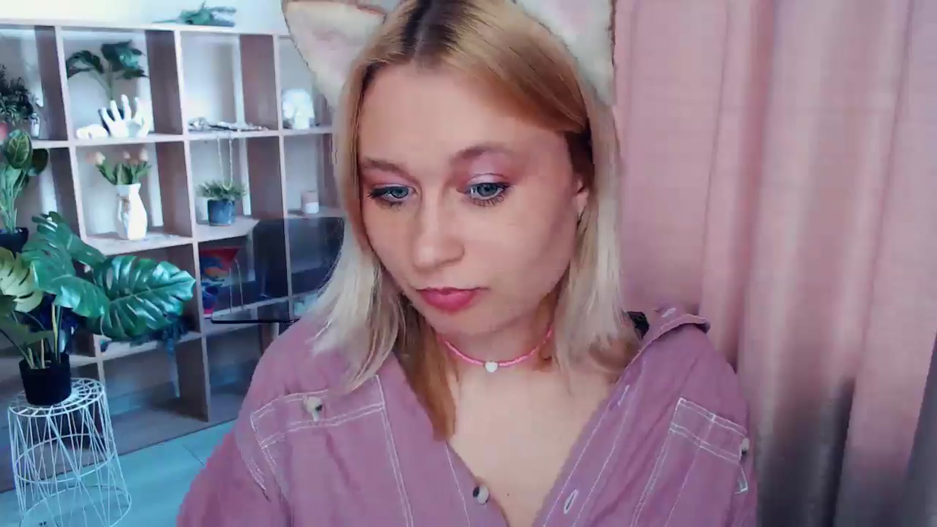 Gallery image thumbnail from Kukla_kolduna's myfreecams stream on, 05/17/2025, 15:52 image 5 of 20