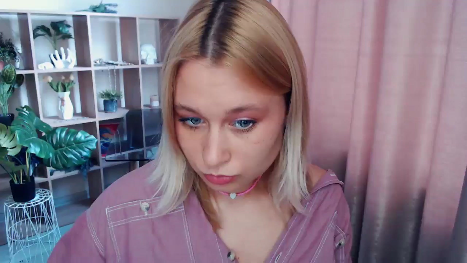 Gallery image thumbnail from Kukla_kolduna's myfreecams stream on, 05/17/2025, 15:52 image 9 of 20
