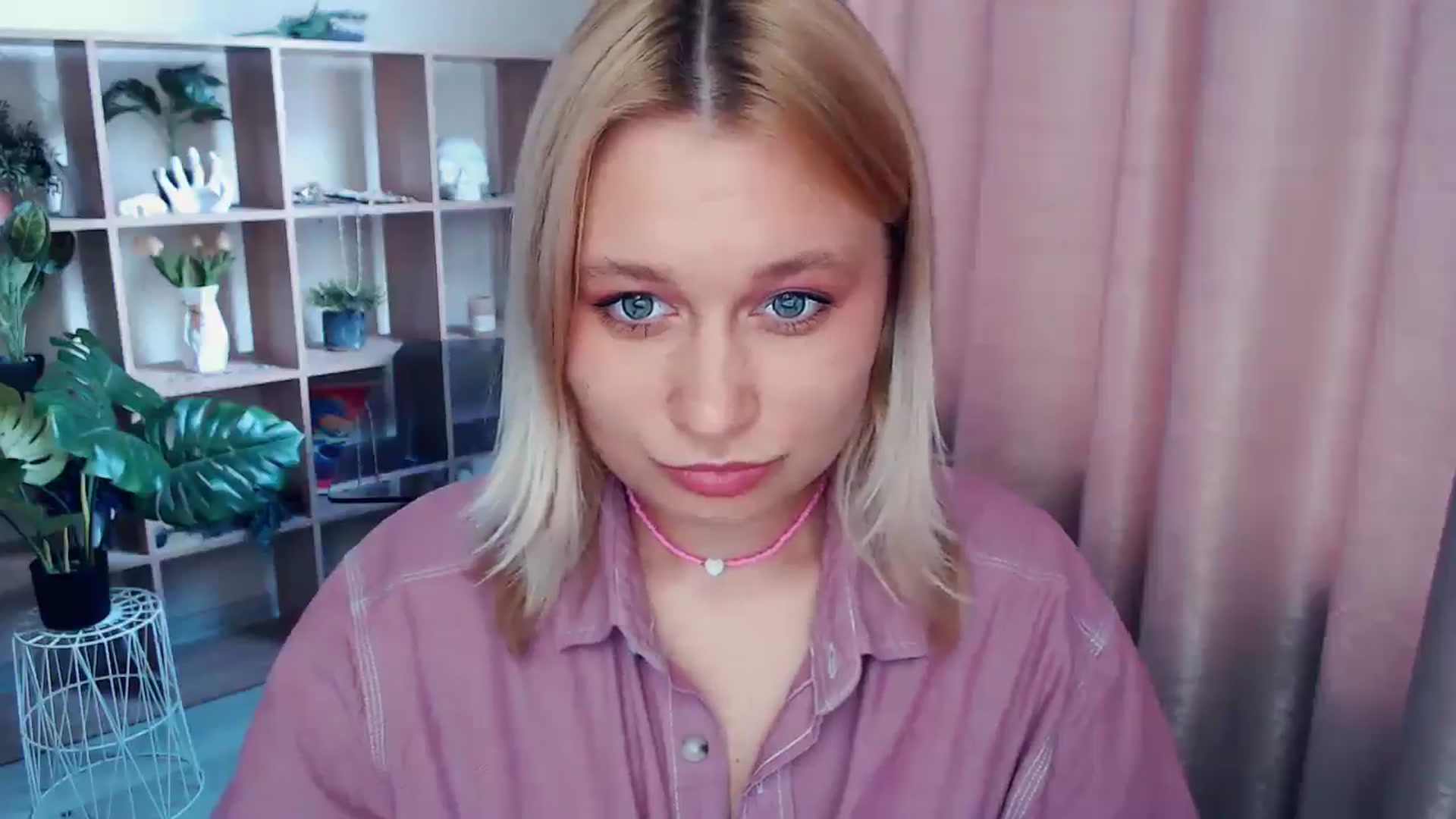 Gallery image thumbnail from Kukla_kolduna's myfreecams stream on, 05/17/2025, 15:52 image 14 of 20